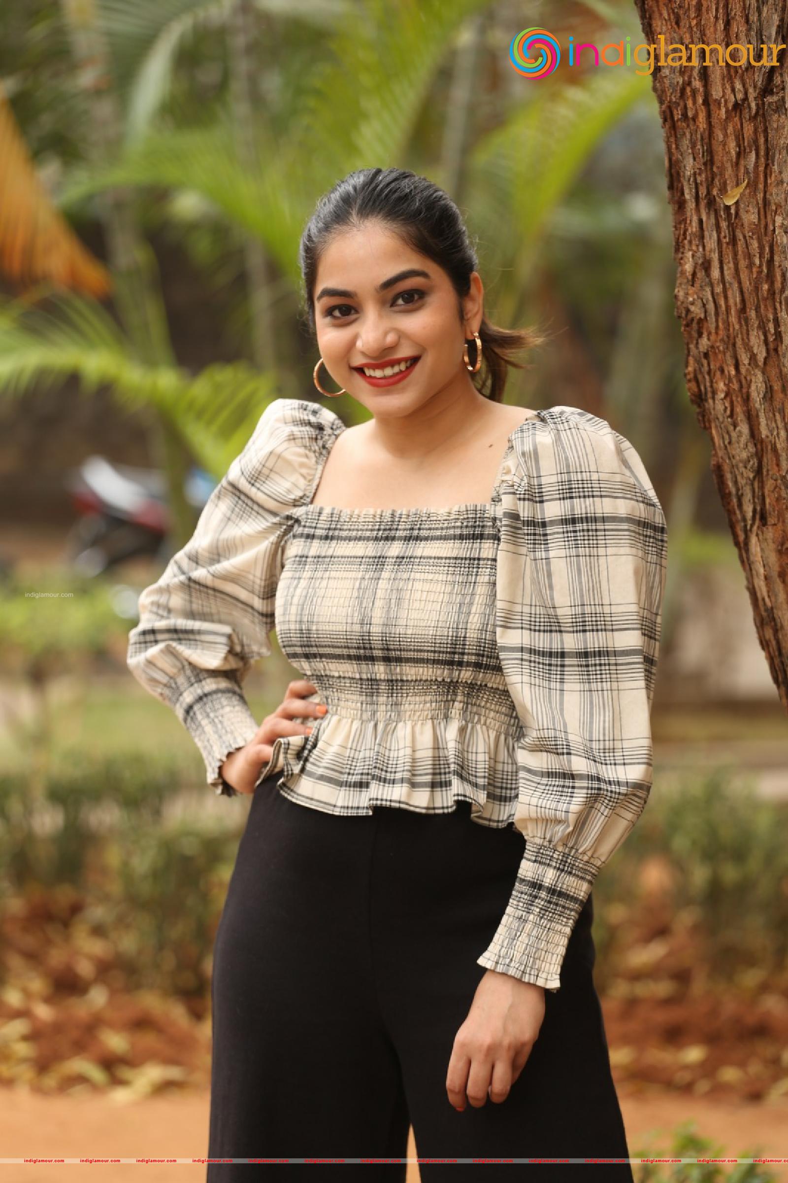 Punarnavi Bhupalam Actress hd photo