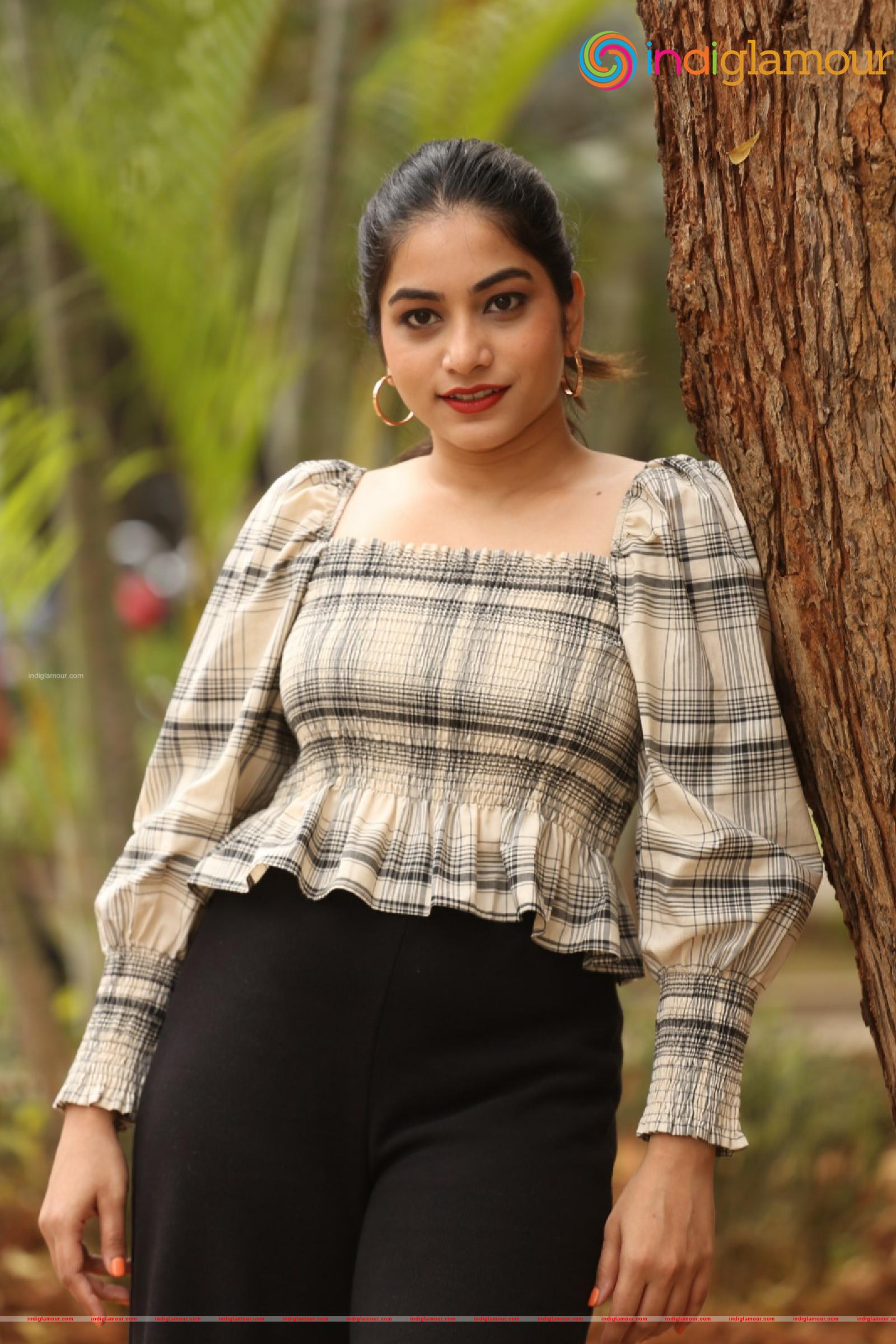 Punarnavi Bhupalam Actress hd photo