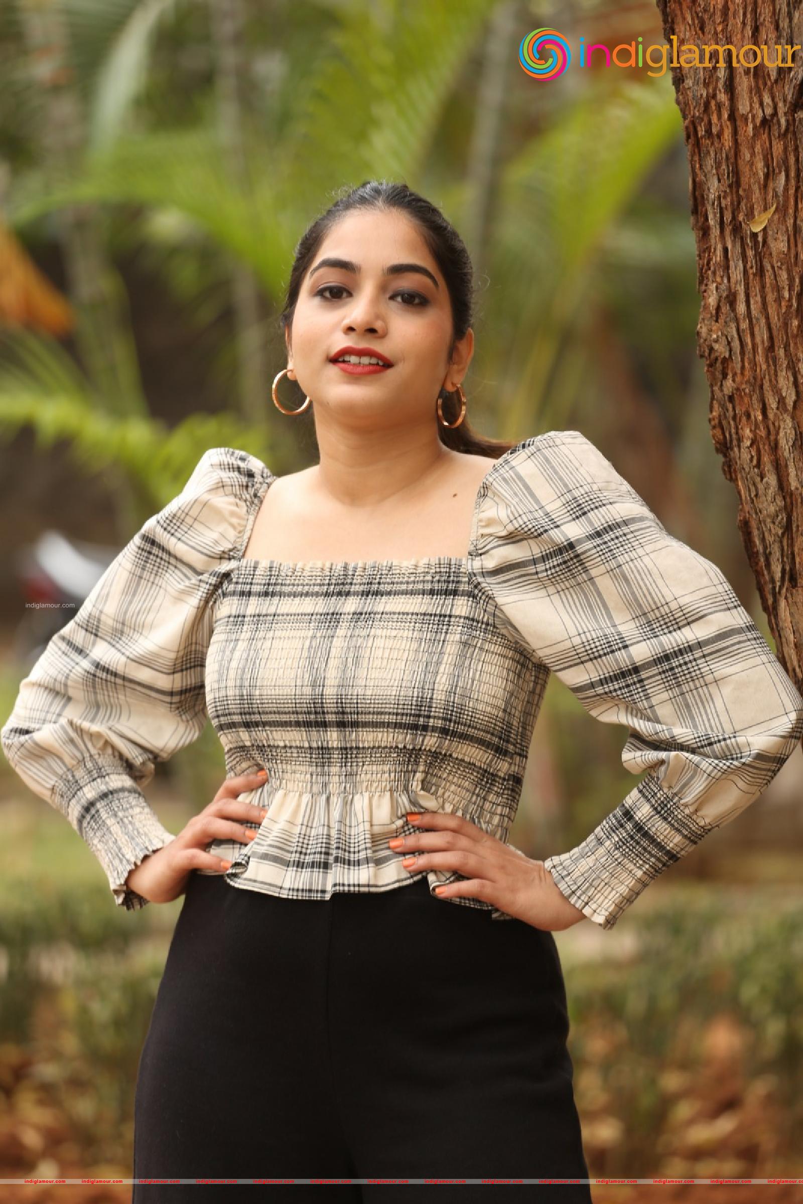 Punarnavi Bhupalam Actress hd photo