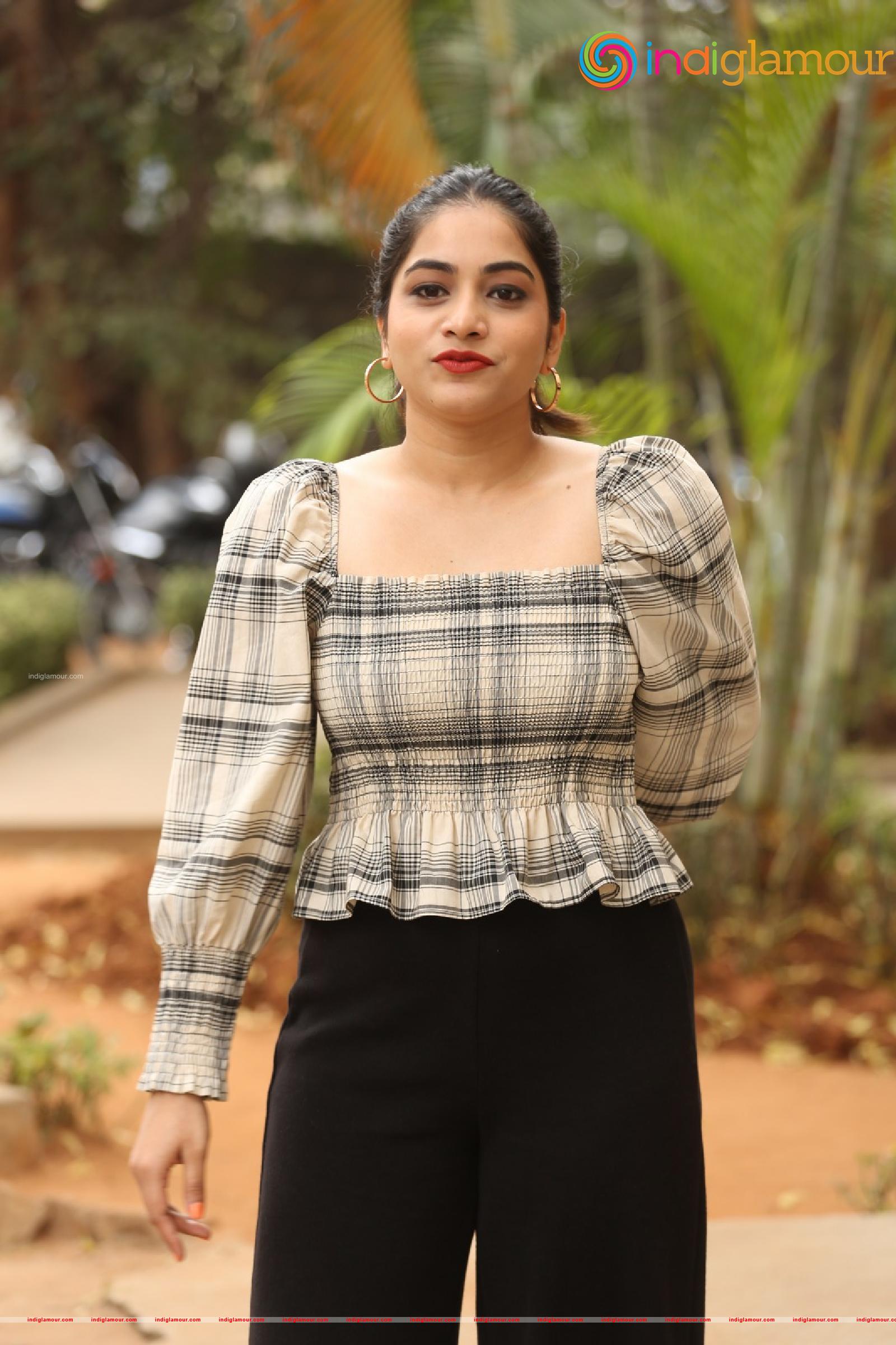 Punarnavi Bhupalam Actress hd photo