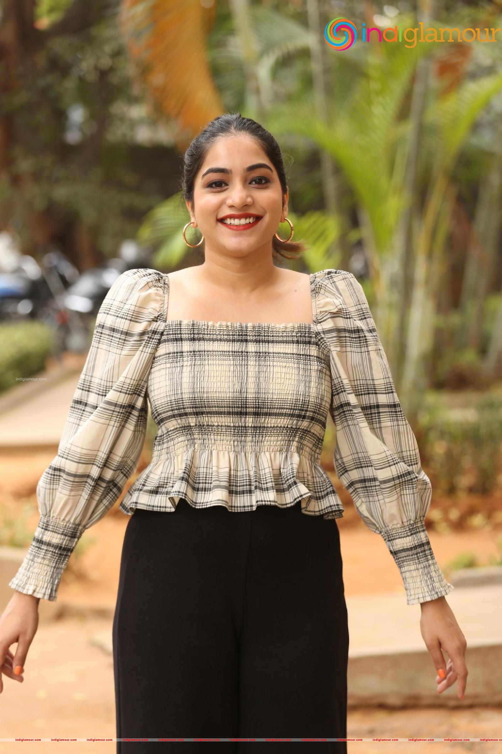 Punarnavi Bhupalam Actress hd photo