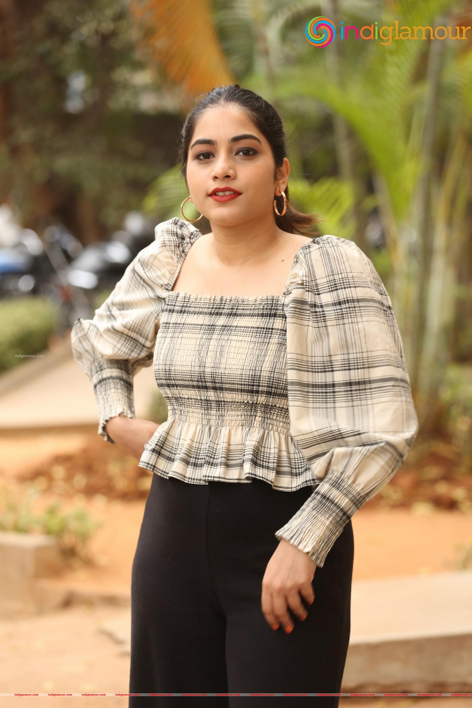 Punarnavi Bhupalam Actress hd photo