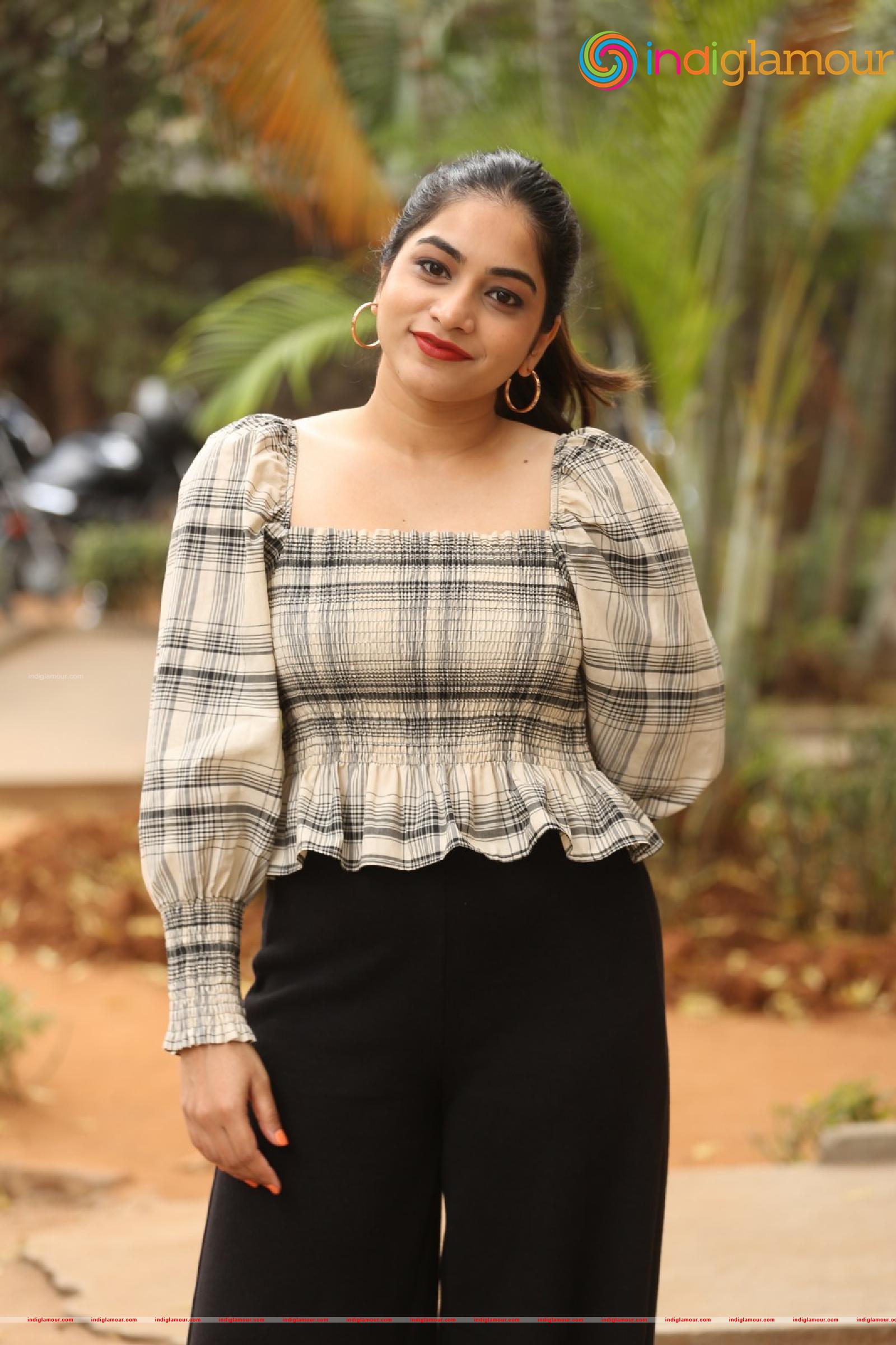 Punarnavi Bhupalam Actress hd photo