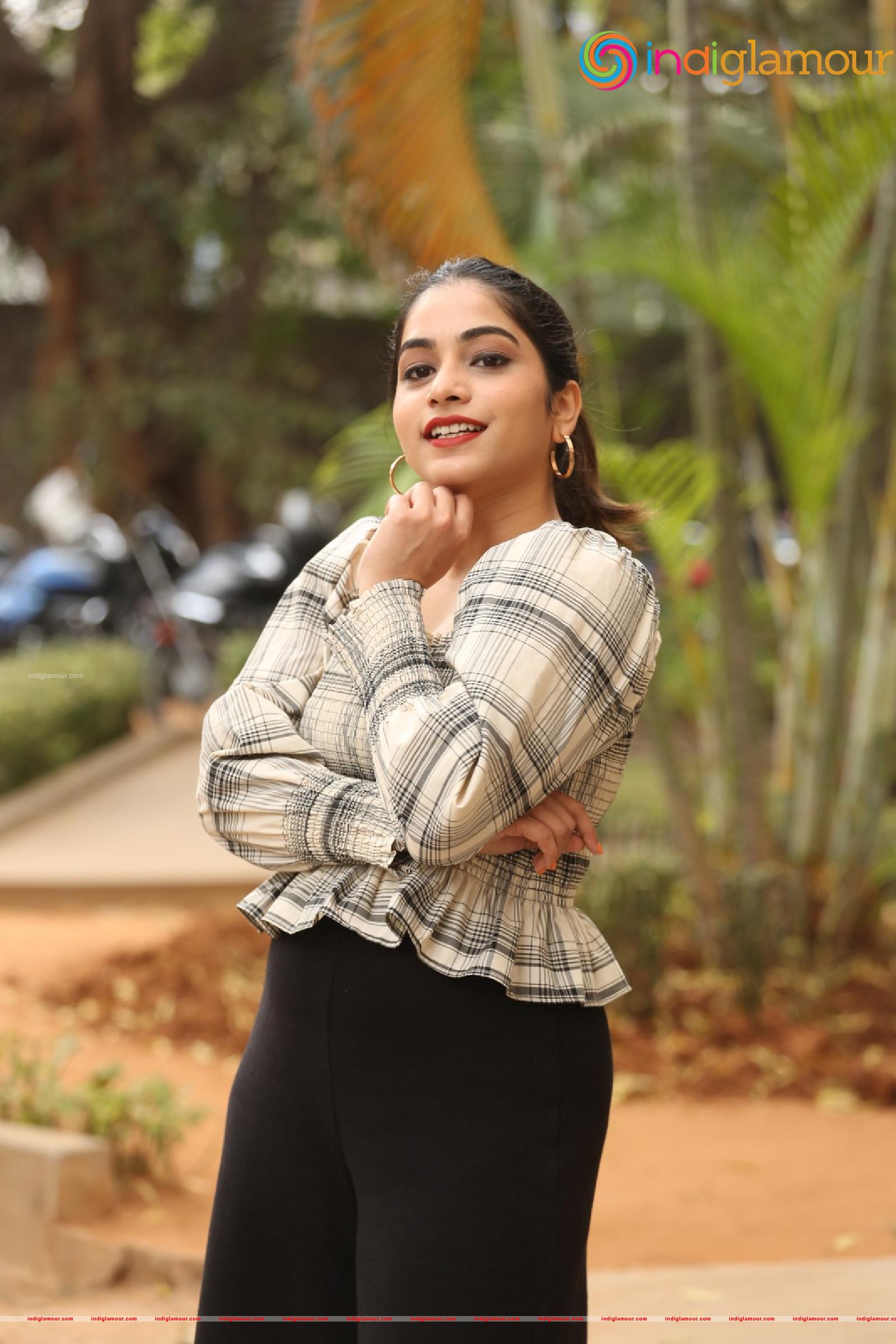 Punarnavi Bhupalam Actress hd photo