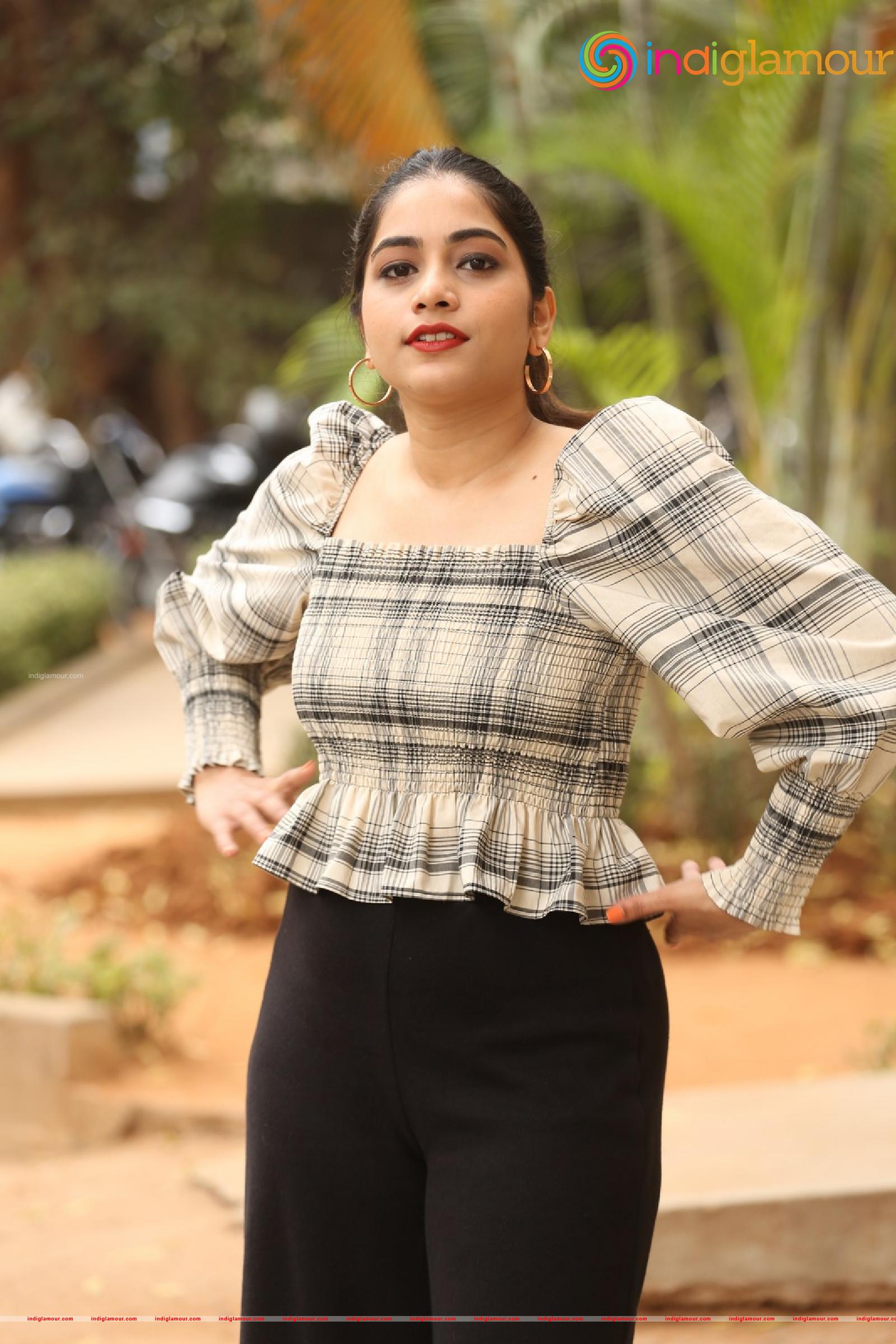 Punarnavi Bhupalam Actress hd photo