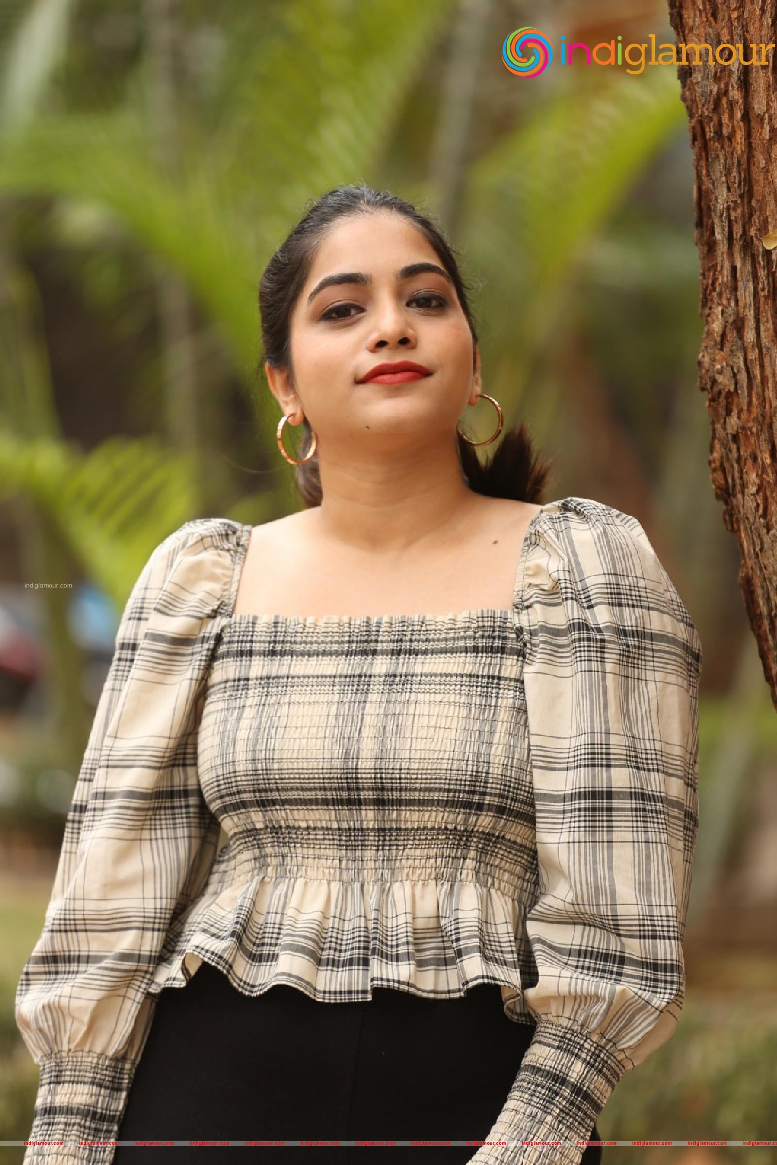 Punarnavi Bhupalam Actress hd photo