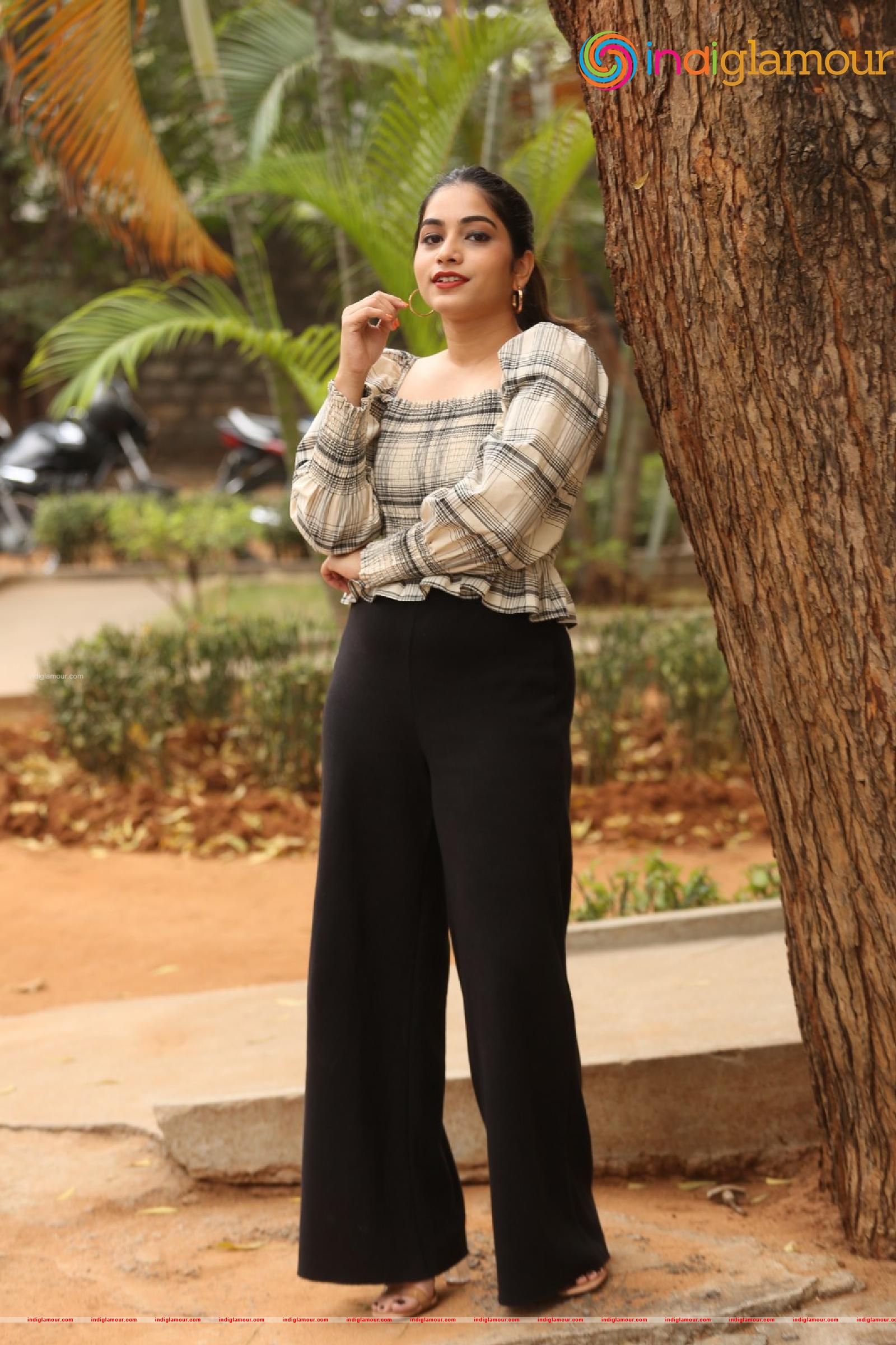 Punarnavi Bhupalam Actress hd photo