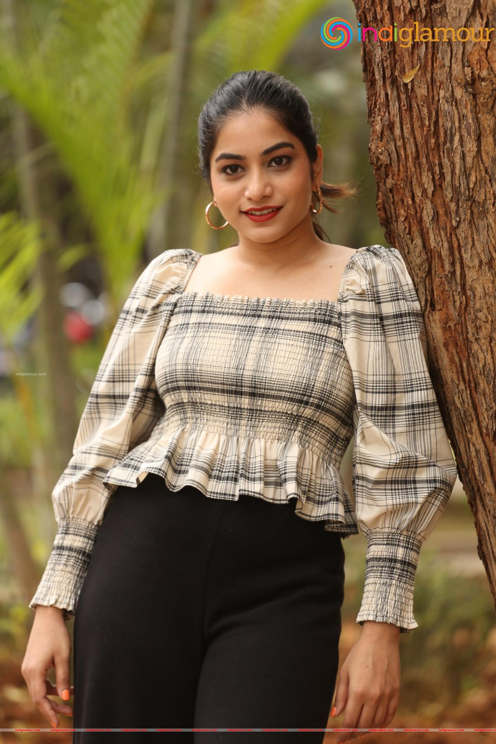 Punarnavi Bhupalam Actress hd photo