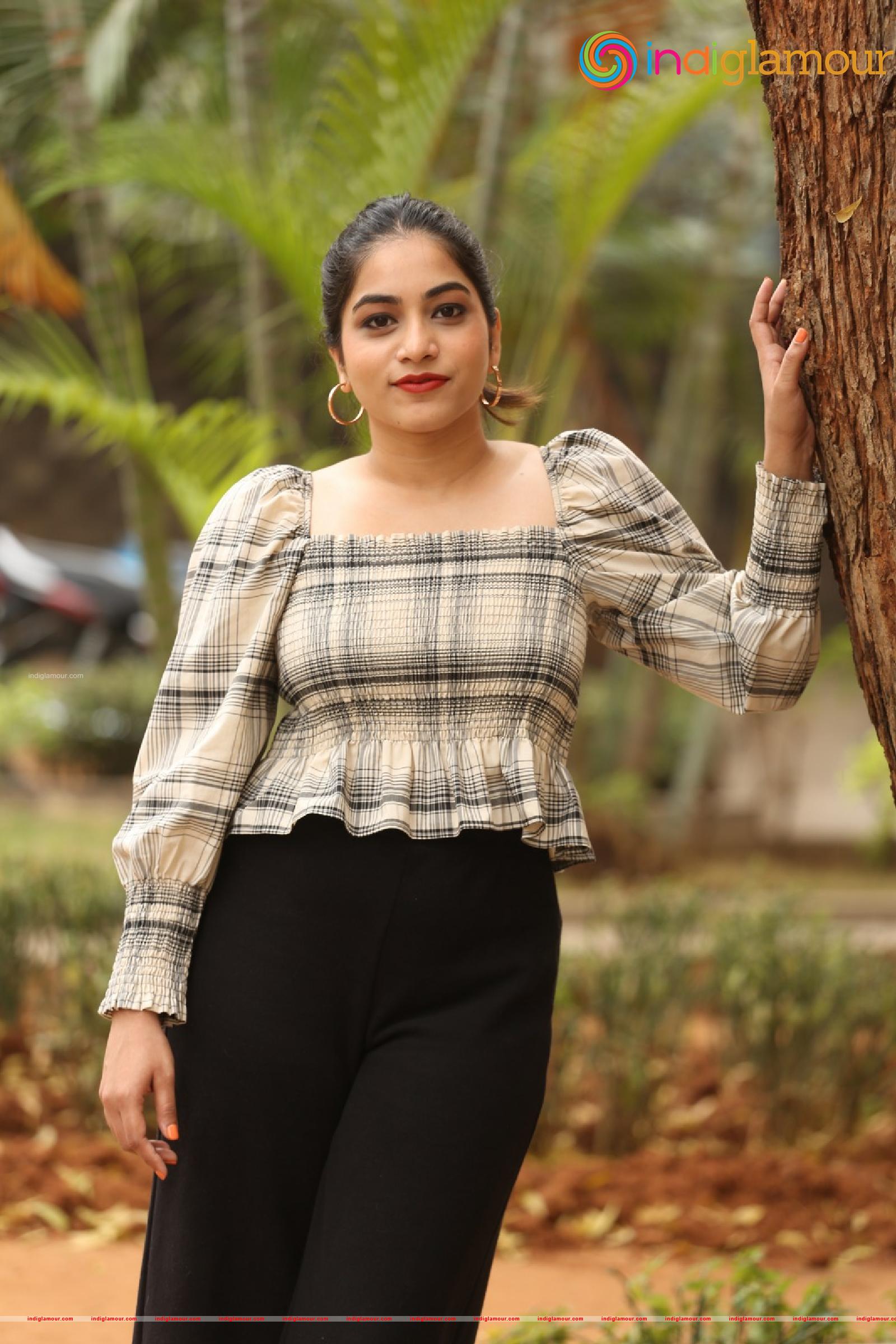 Punarnavi Bhupalam Actress hd photo