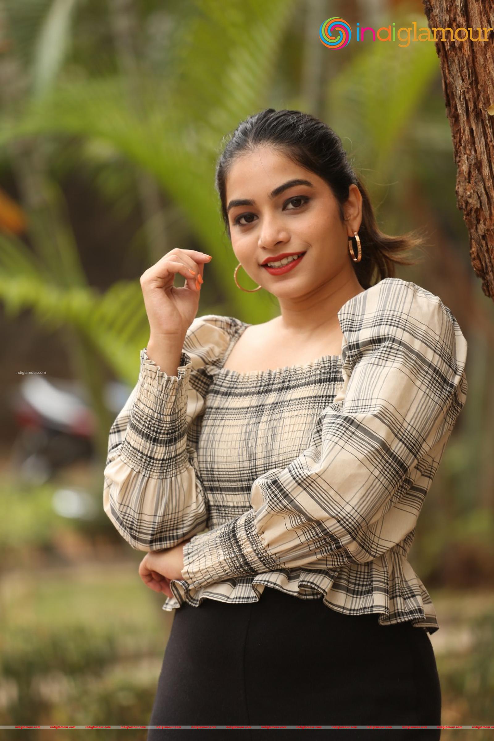 Punarnavi Bhupalam Actress hd photo