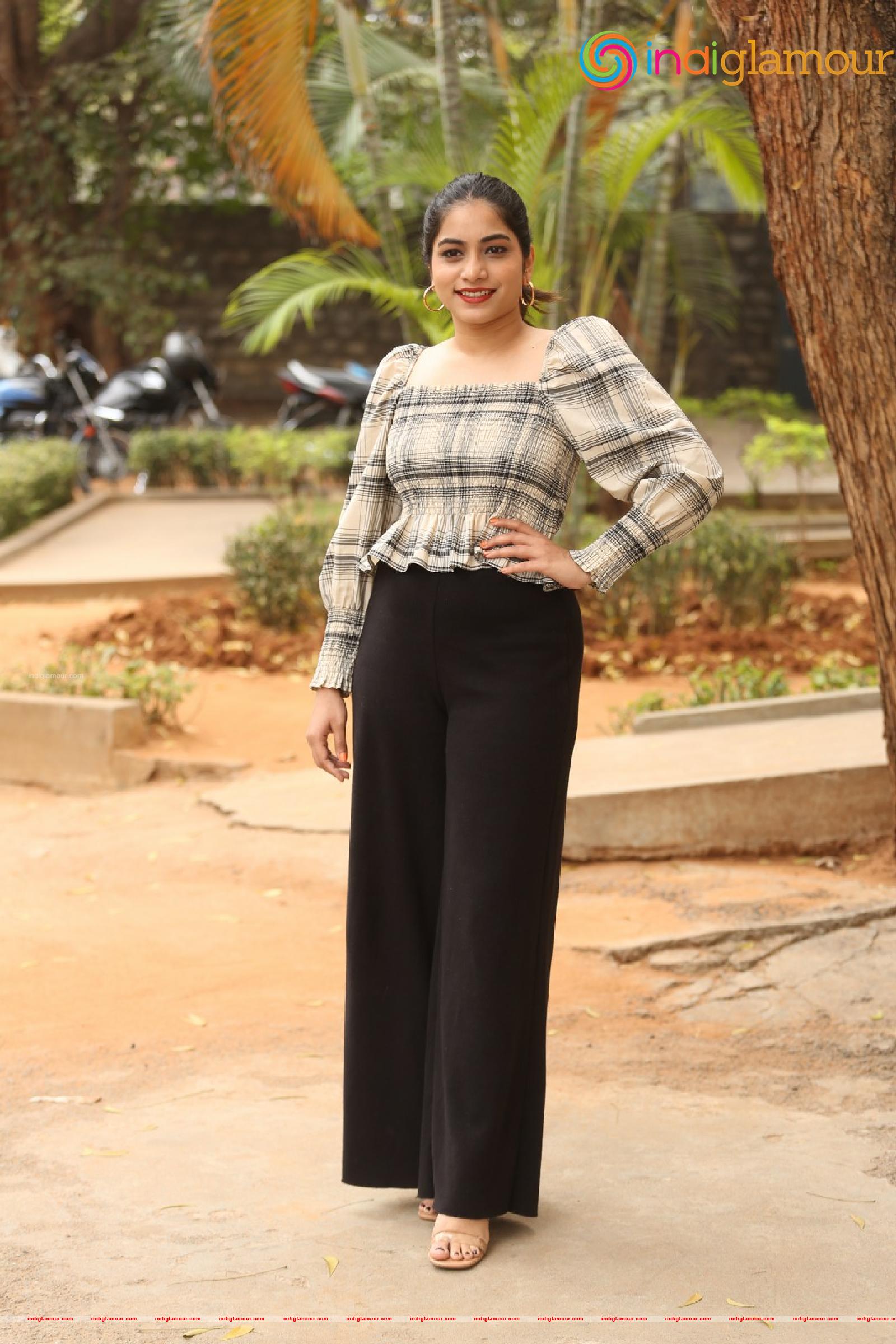 Punarnavi Bhupalam Actress hd photo