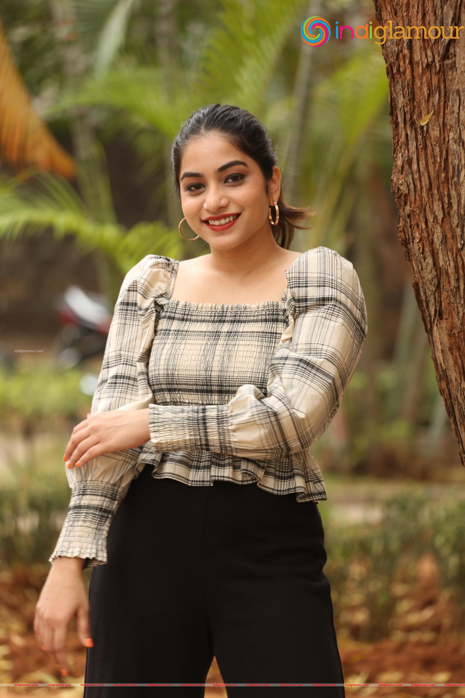 Punarnavi Bhupalam Actress hd photo