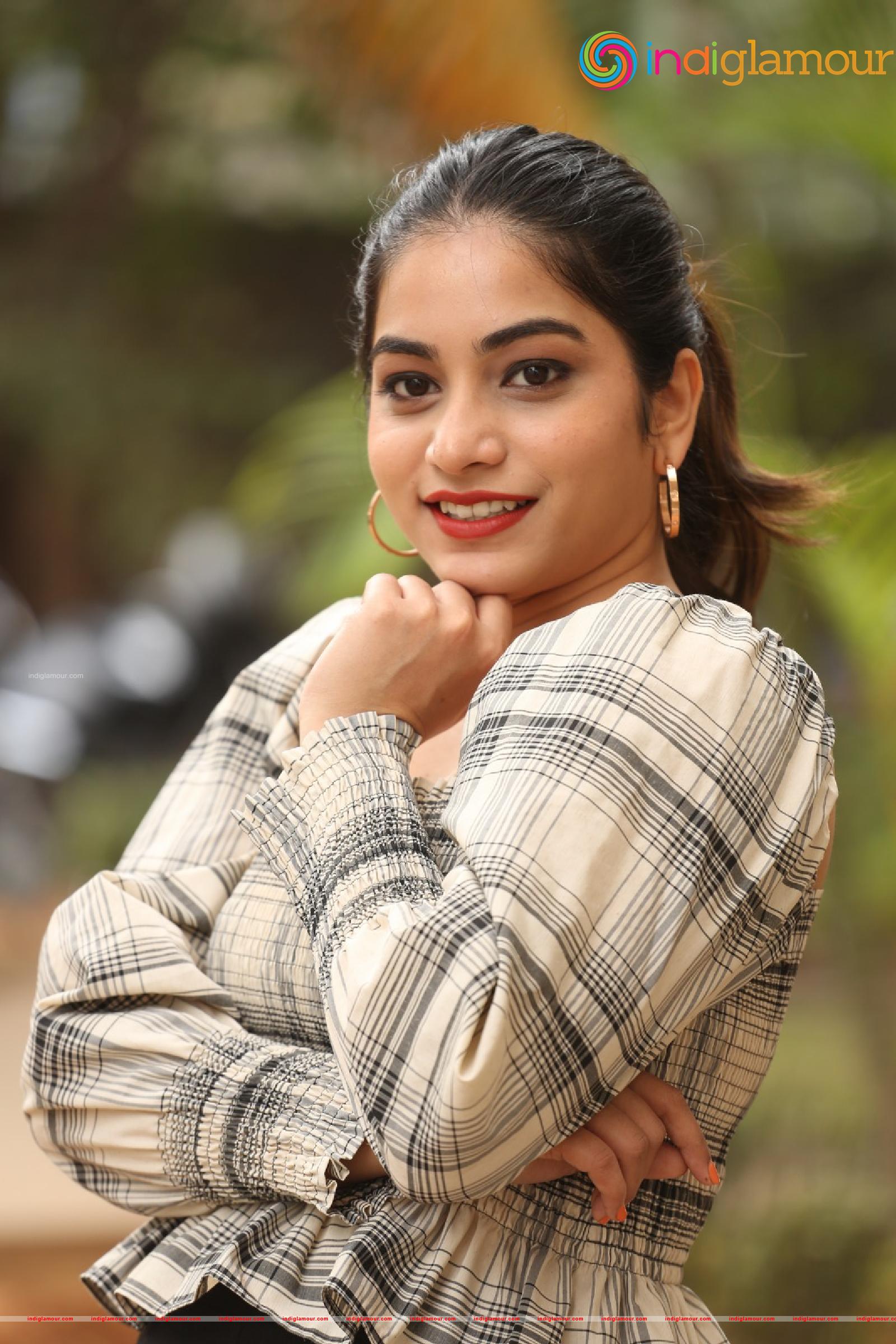 Punarnavi Bhupalam Actress hd photo