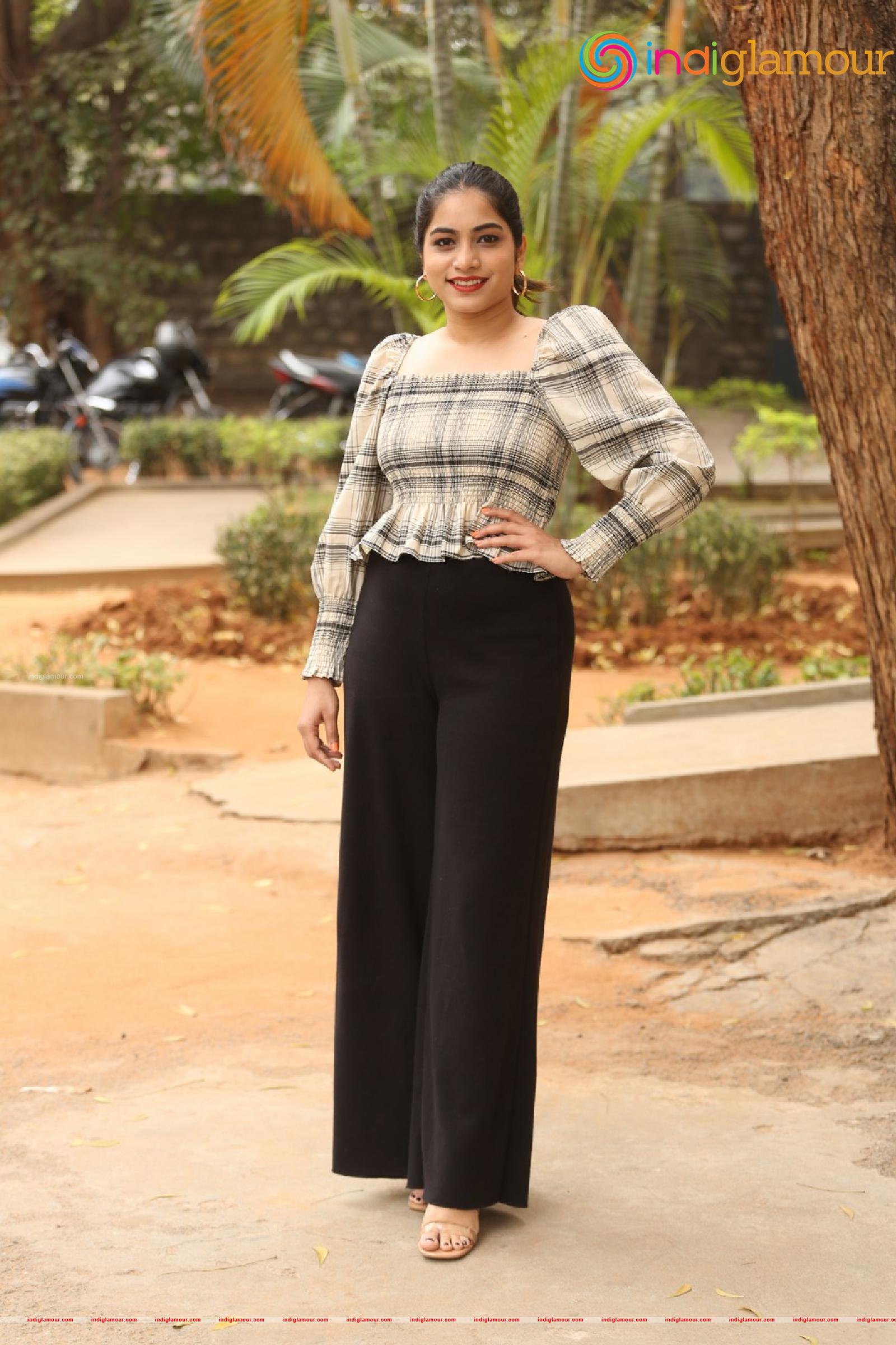 Punarnavi Bhupalam Actress hd photo