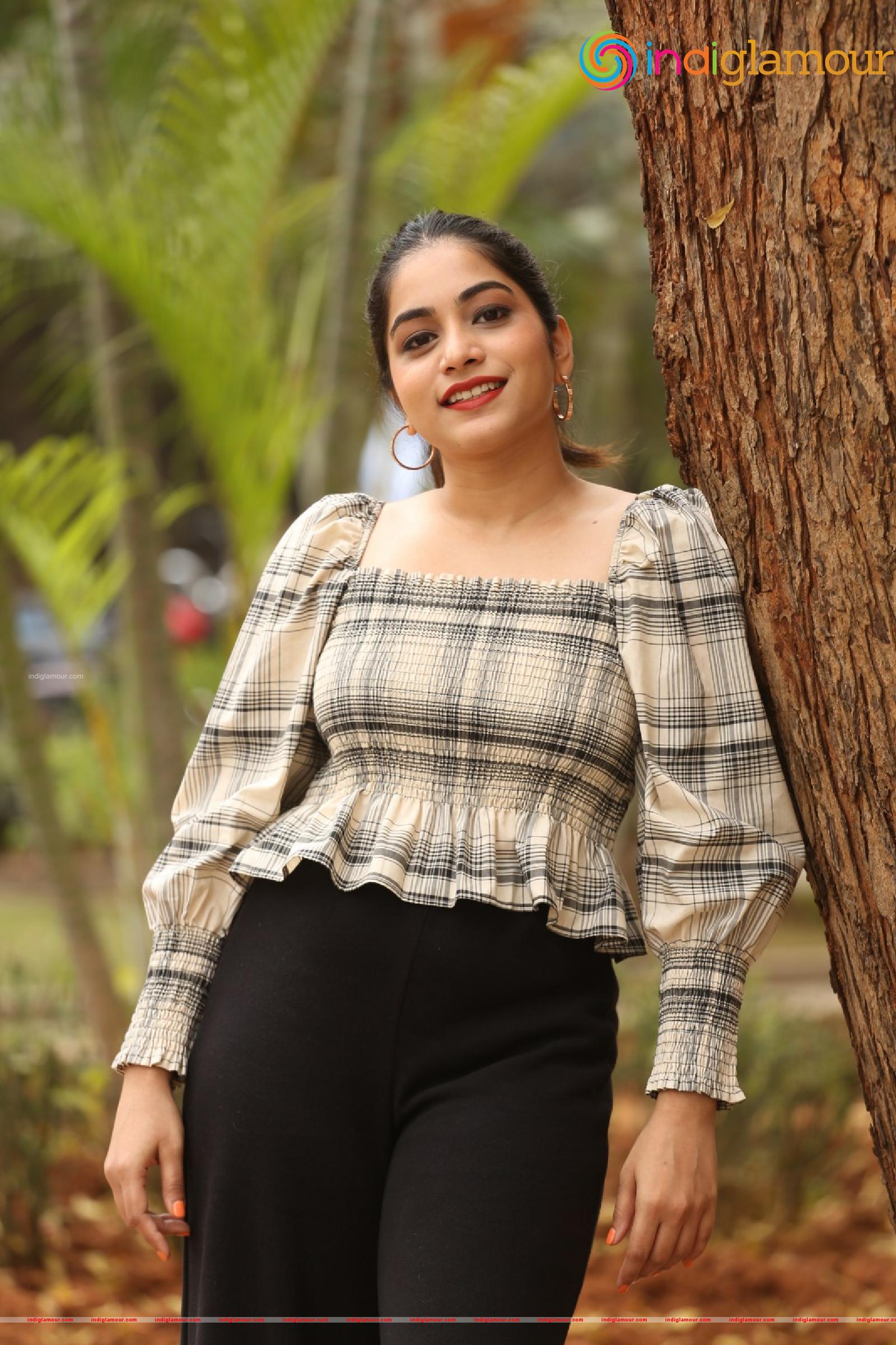 Punarnavi Bhupalam Actress hd photo