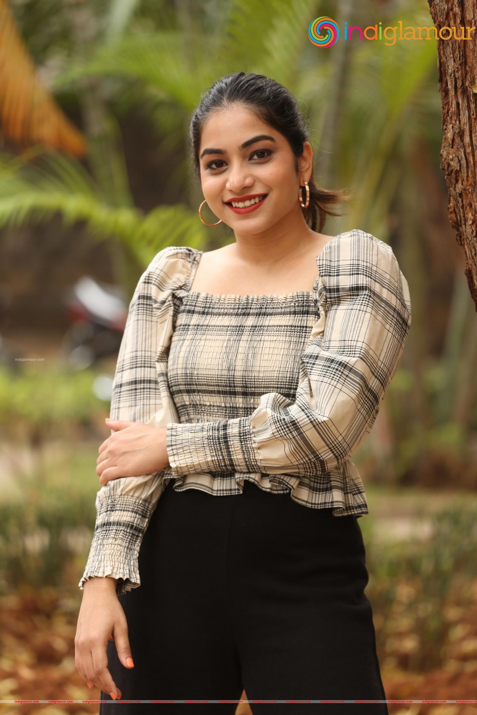Punarnavi Bhupalam Actress hd photo