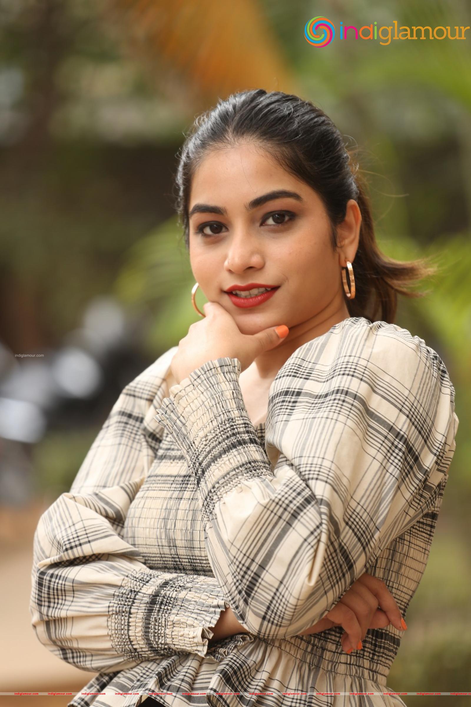 Punarnavi Bhupalam Actress hd photo