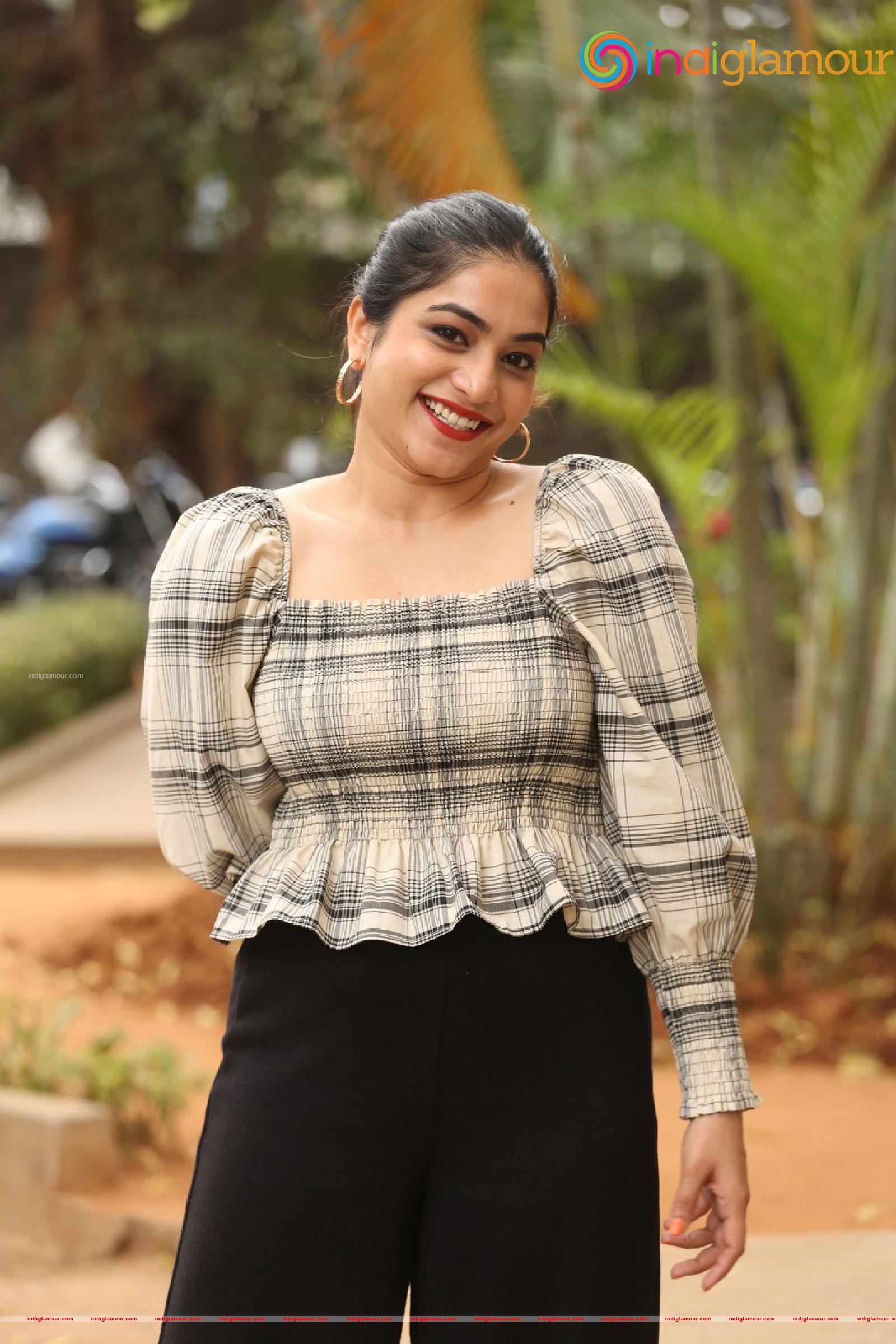 Punarnavi Bhupalam Actress hd photo