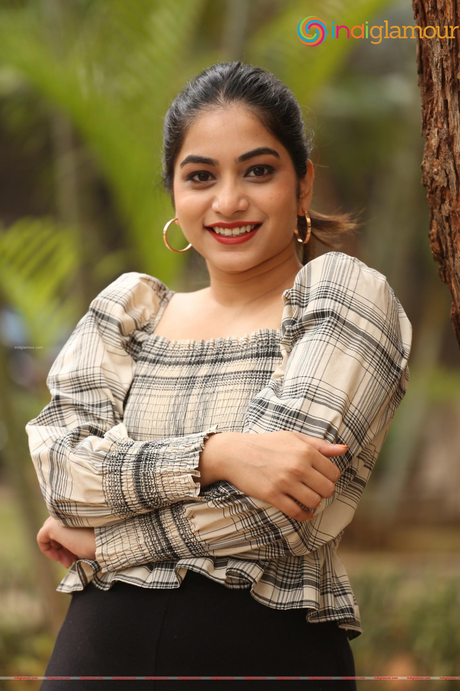 Punarnavi Bhupalam Actress hd photo