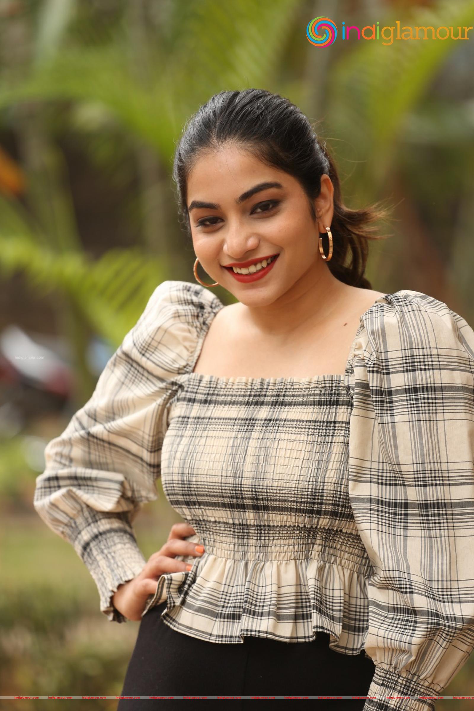 Punarnavi Bhupalam Actress hd photo