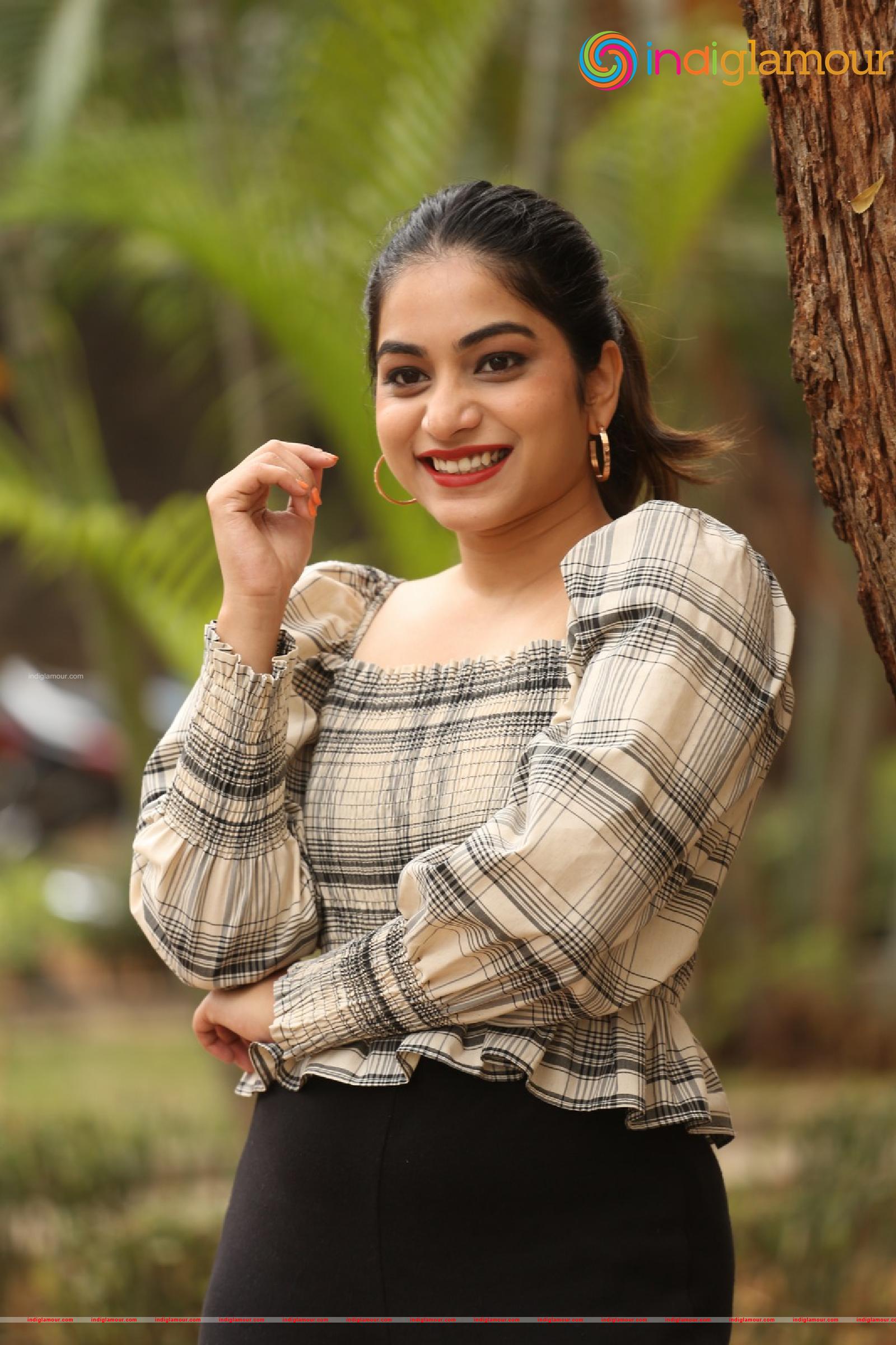 Punarnavi Bhupalam Actress hd photo