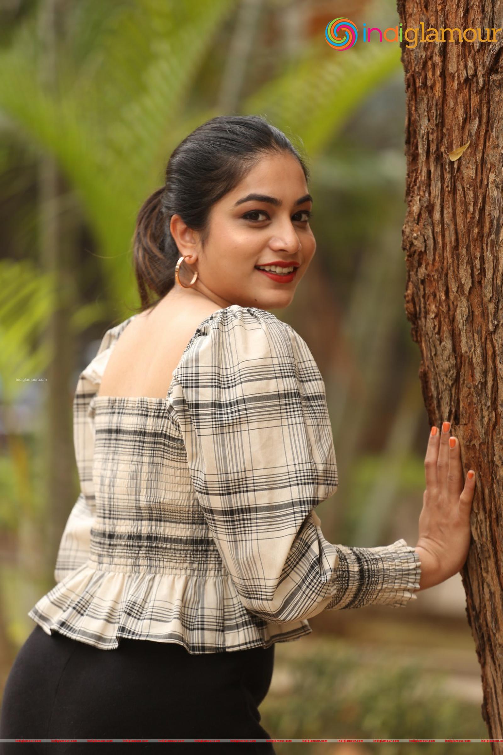 Punarnavi Bhupalam Actress hd photo