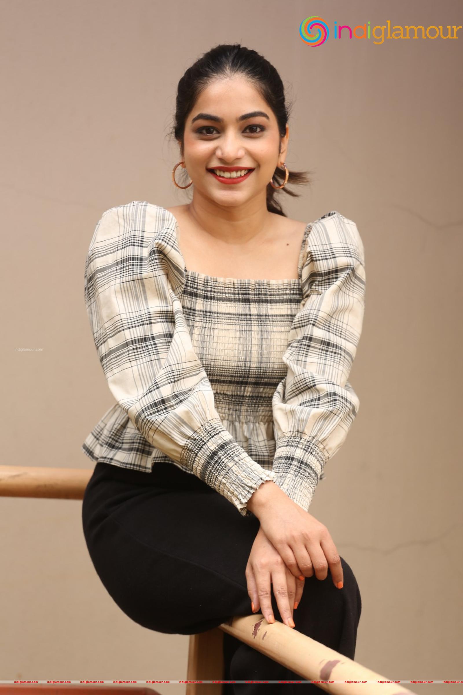 Punarnavi Bhupalam Actress hd photo