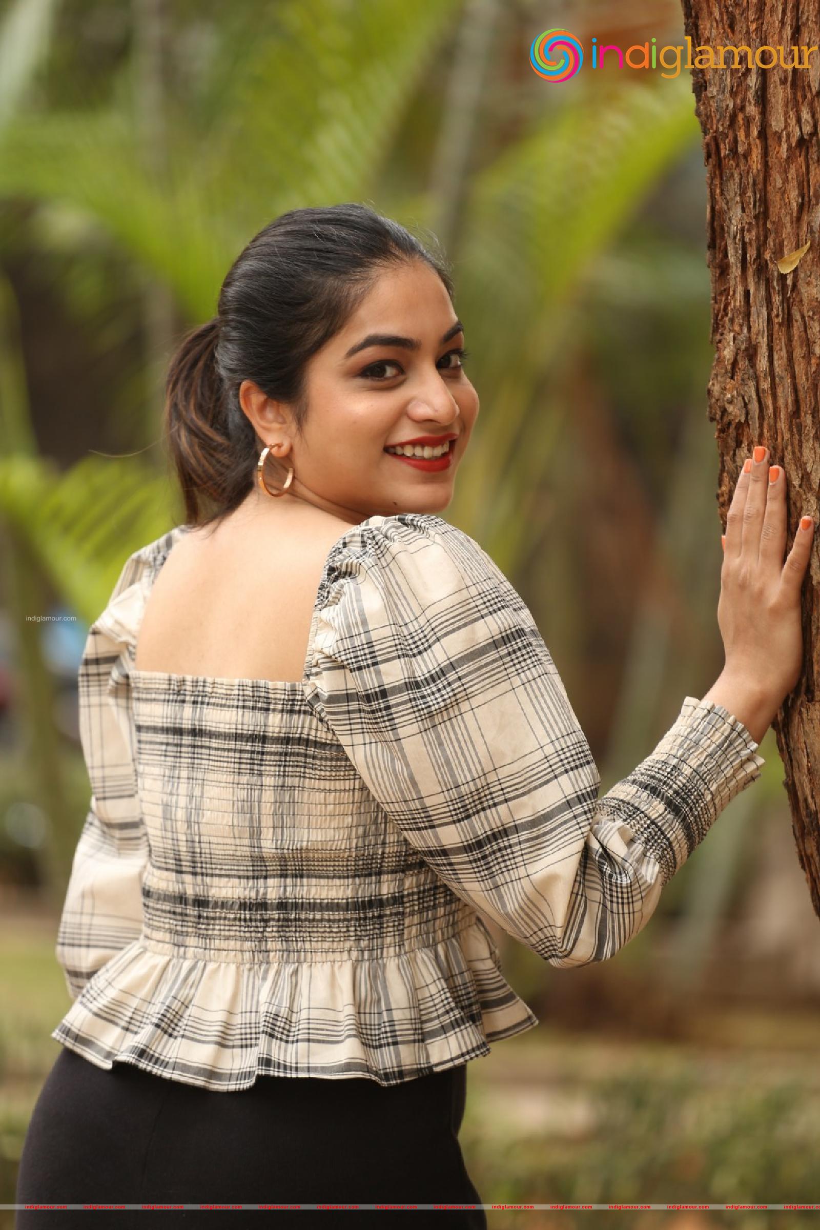 Punarnavi Bhupalam Actress hd photo