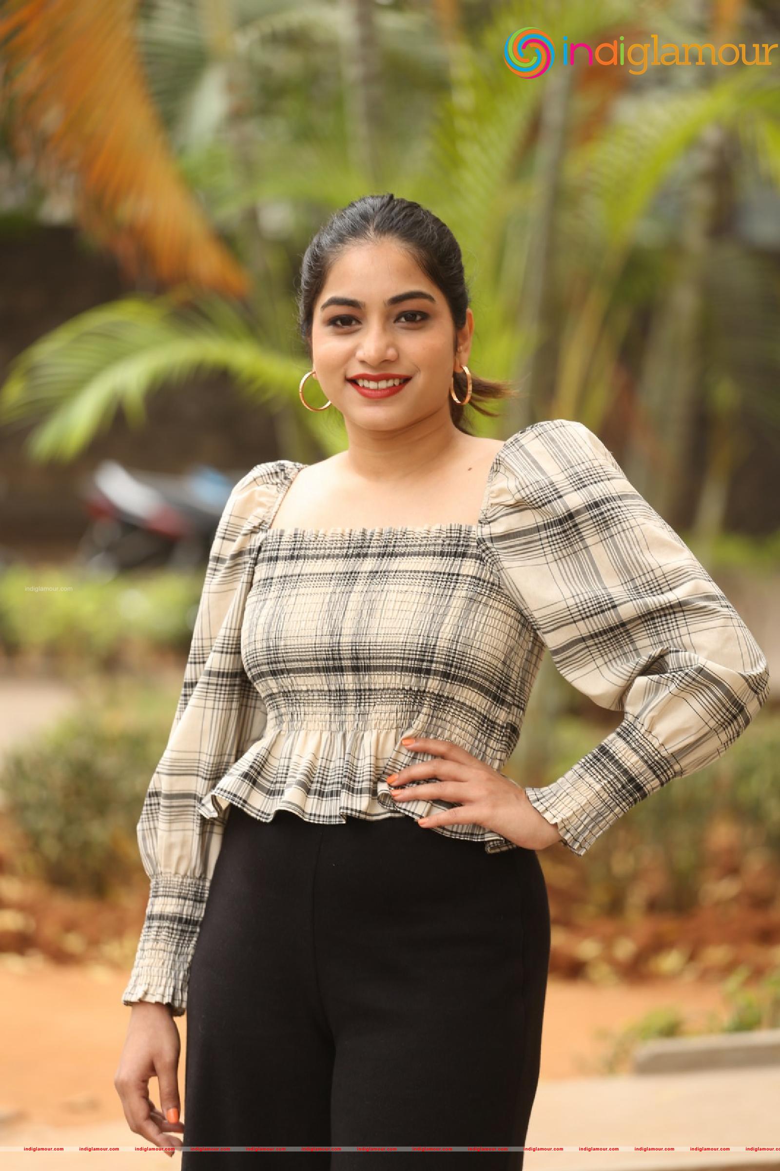 Punarnavi Bhupalam Actress hd photo
