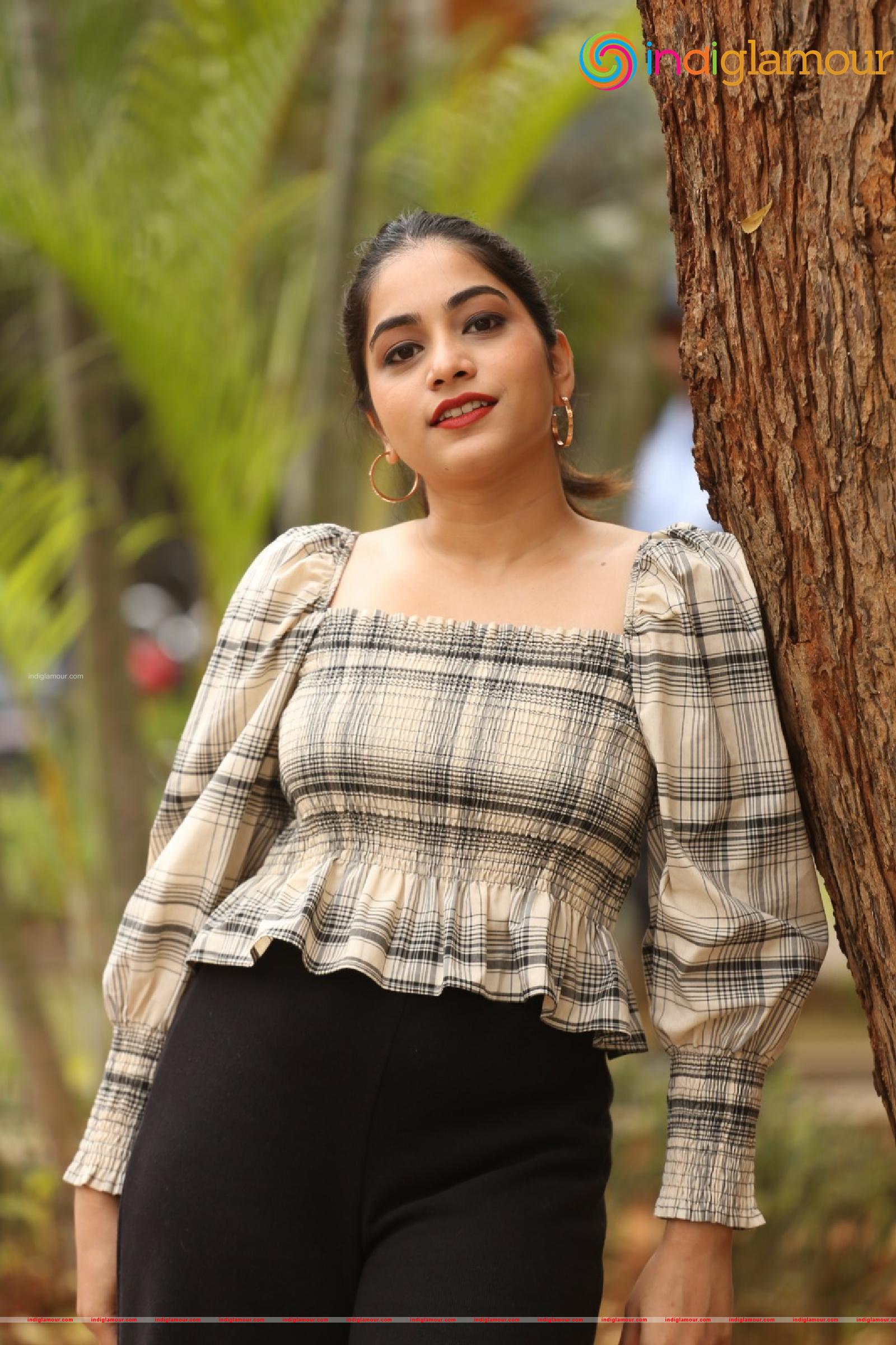 Punarnavi Bhupalam Actress hd photo