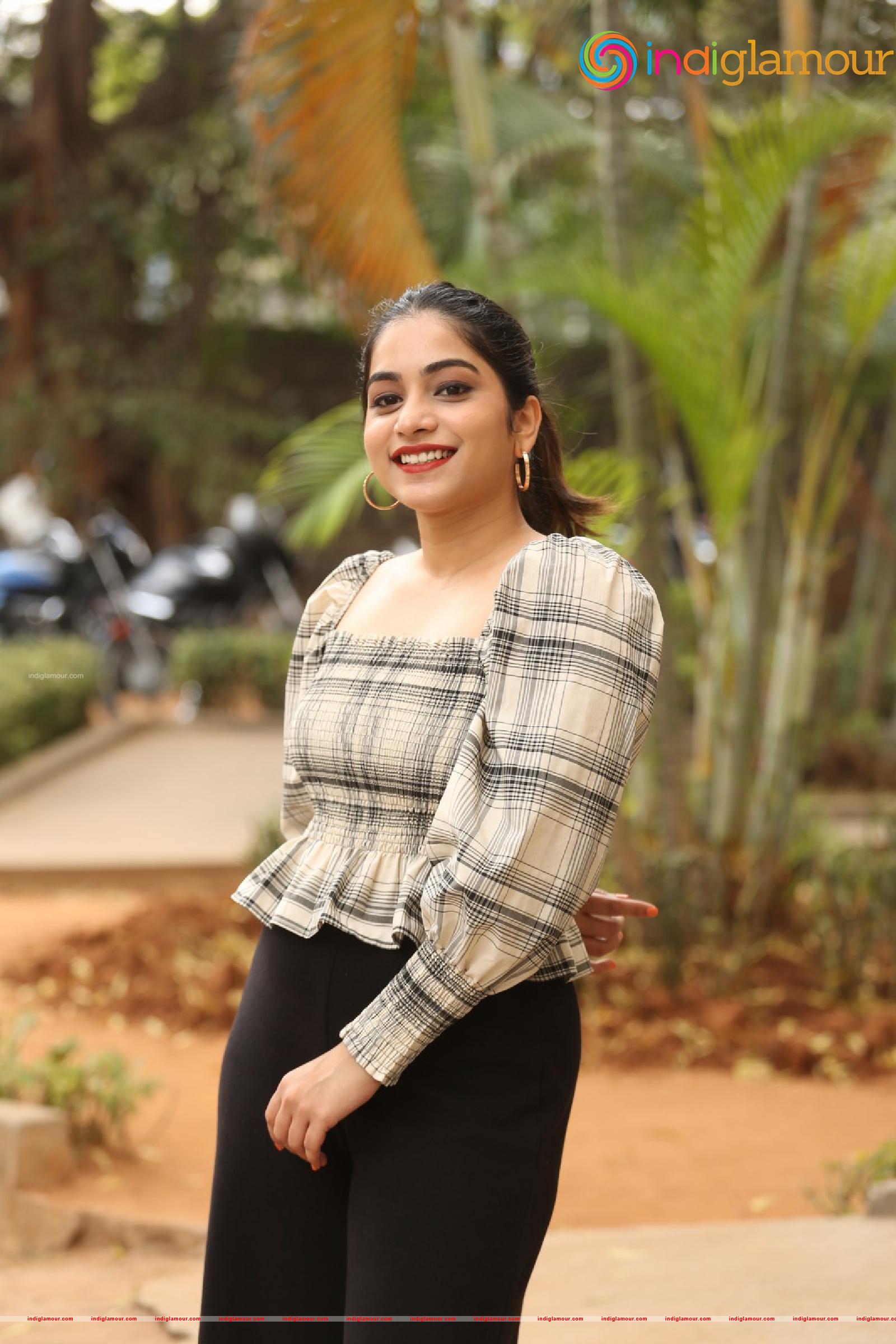 Punarnavi Bhupalam Actress hd photo