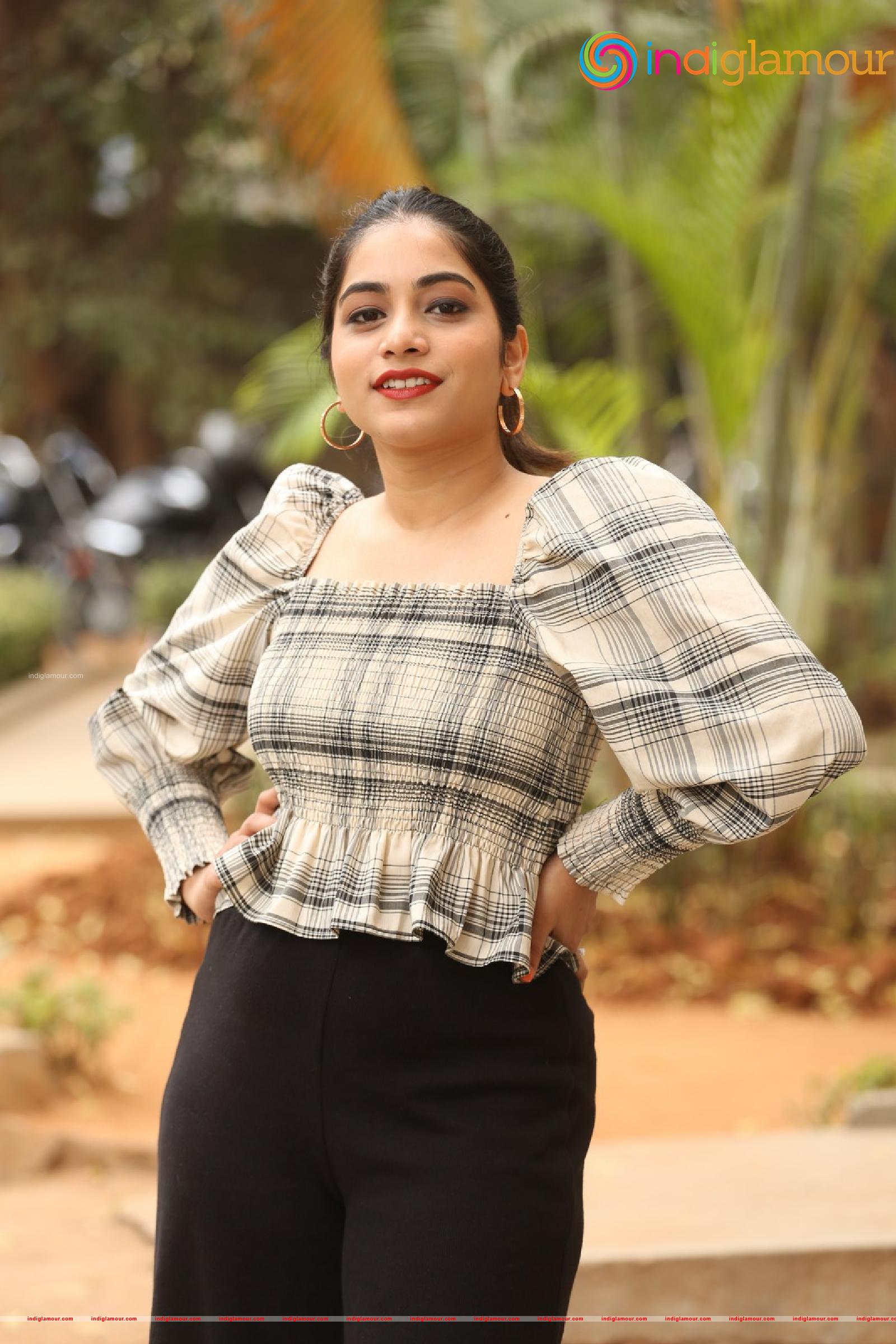 Punarnavi Bhupalam Actress hd photo