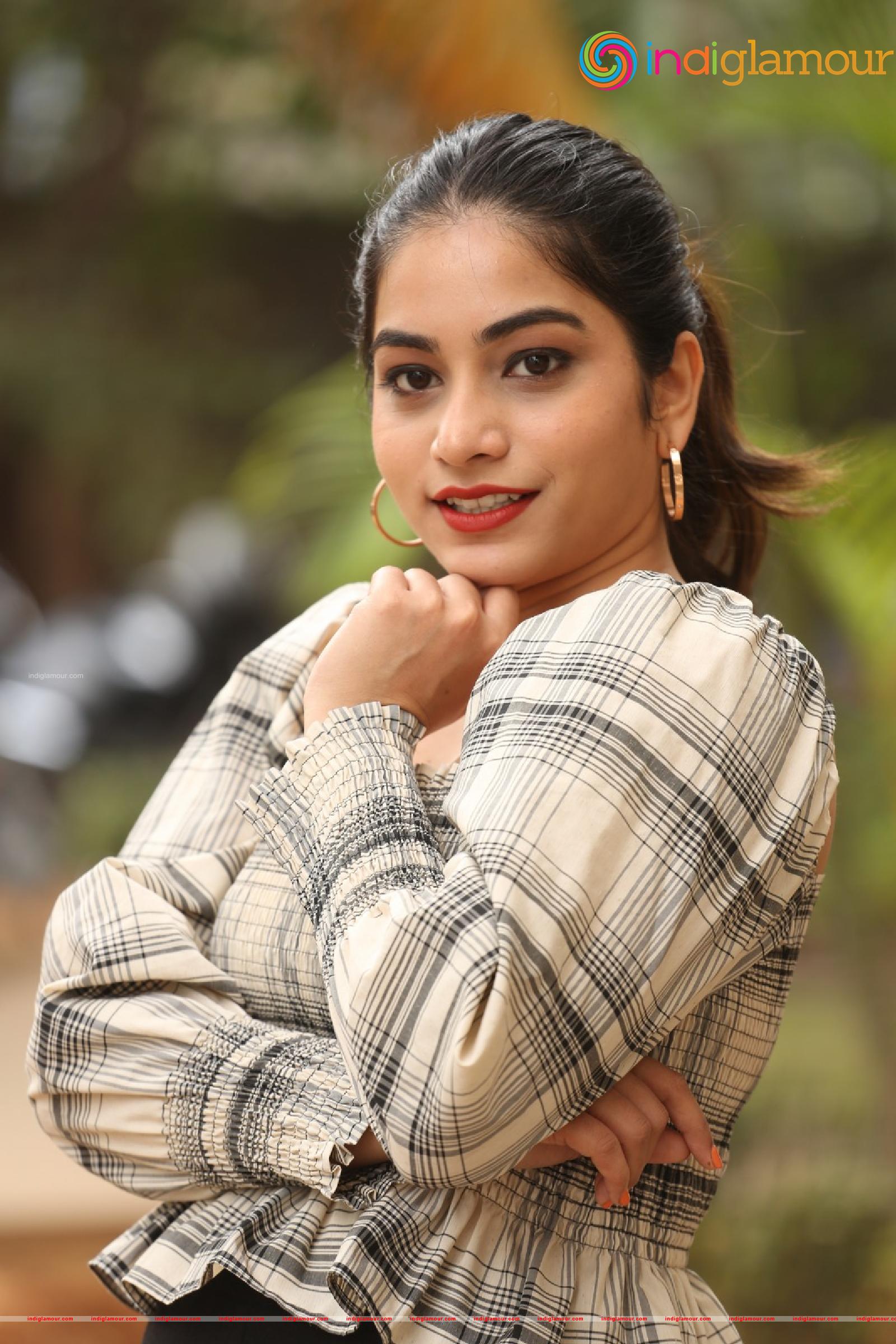 Punarnavi Bhupalam Actress hd photo