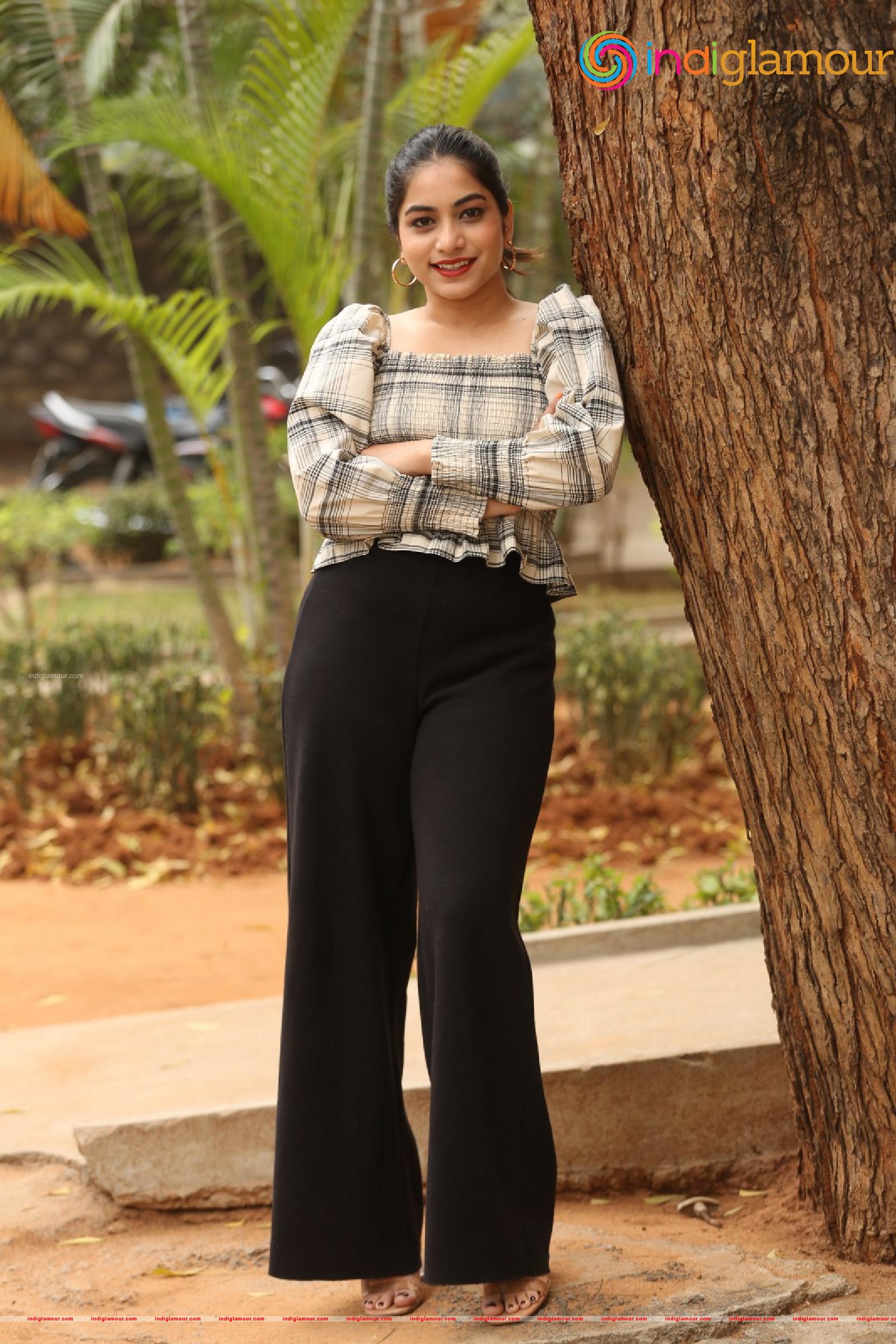 Punarnavi Bhupalam Actress hd photo