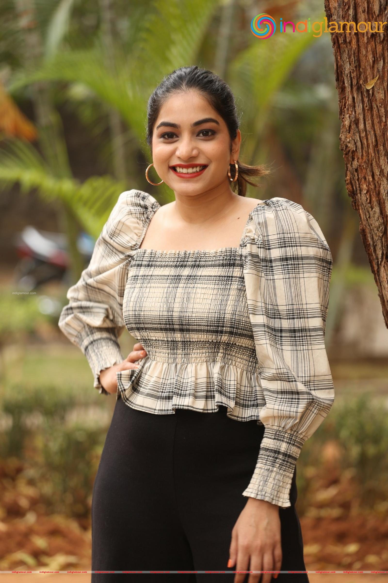 Punarnavi Bhupalam Actress hd photo