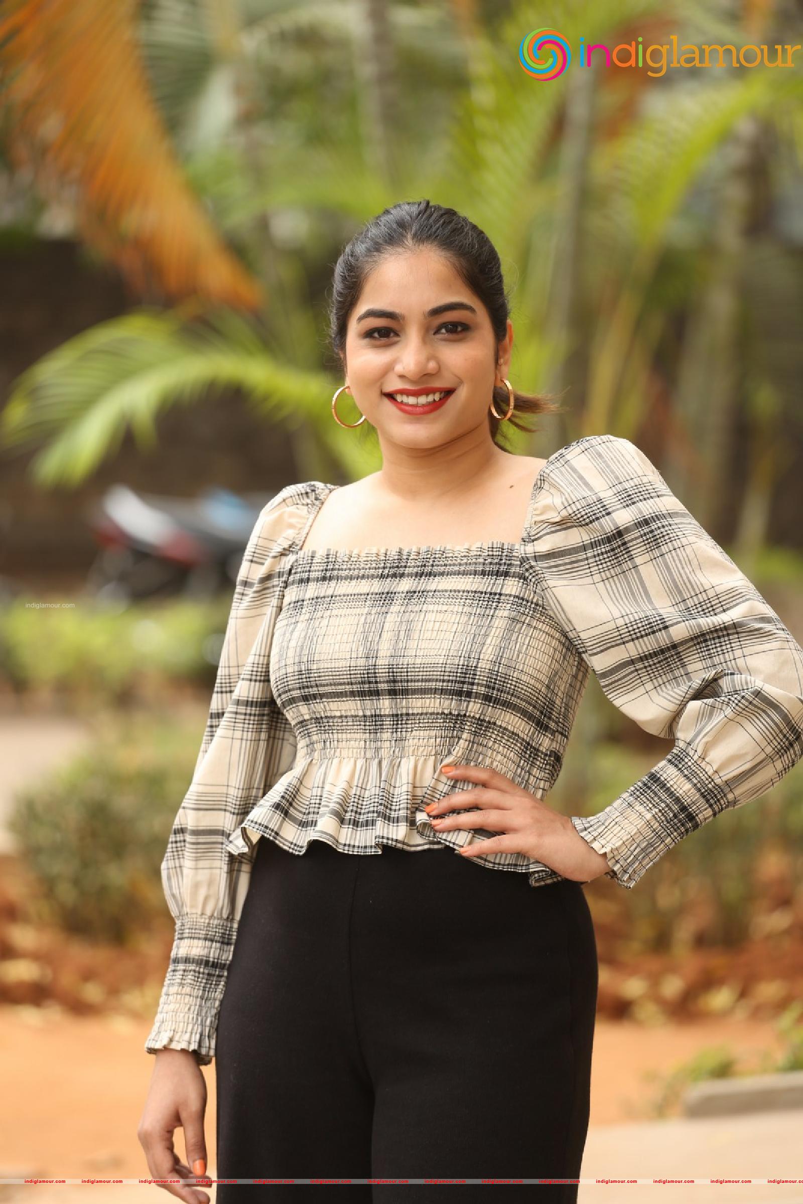 Punarnavi Bhupalam Actress hd photo