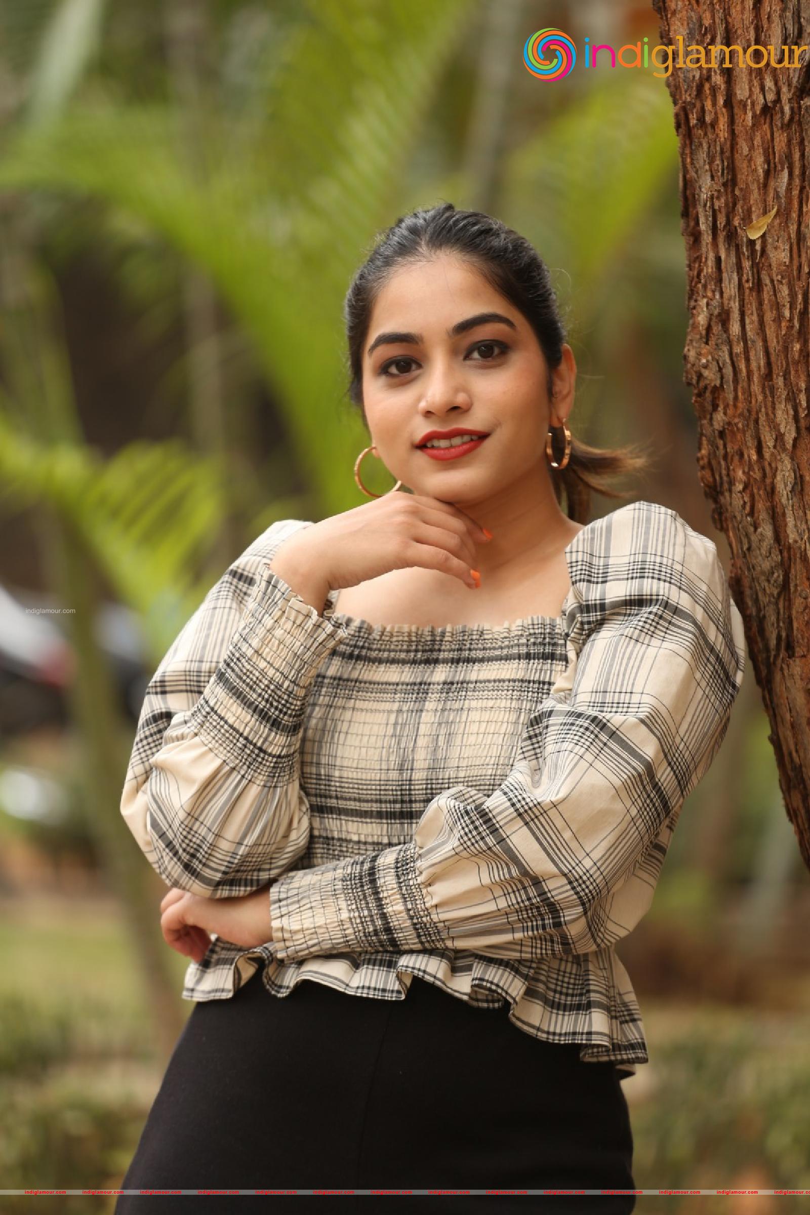 Punarnavi Bhupalam Actress hd photo