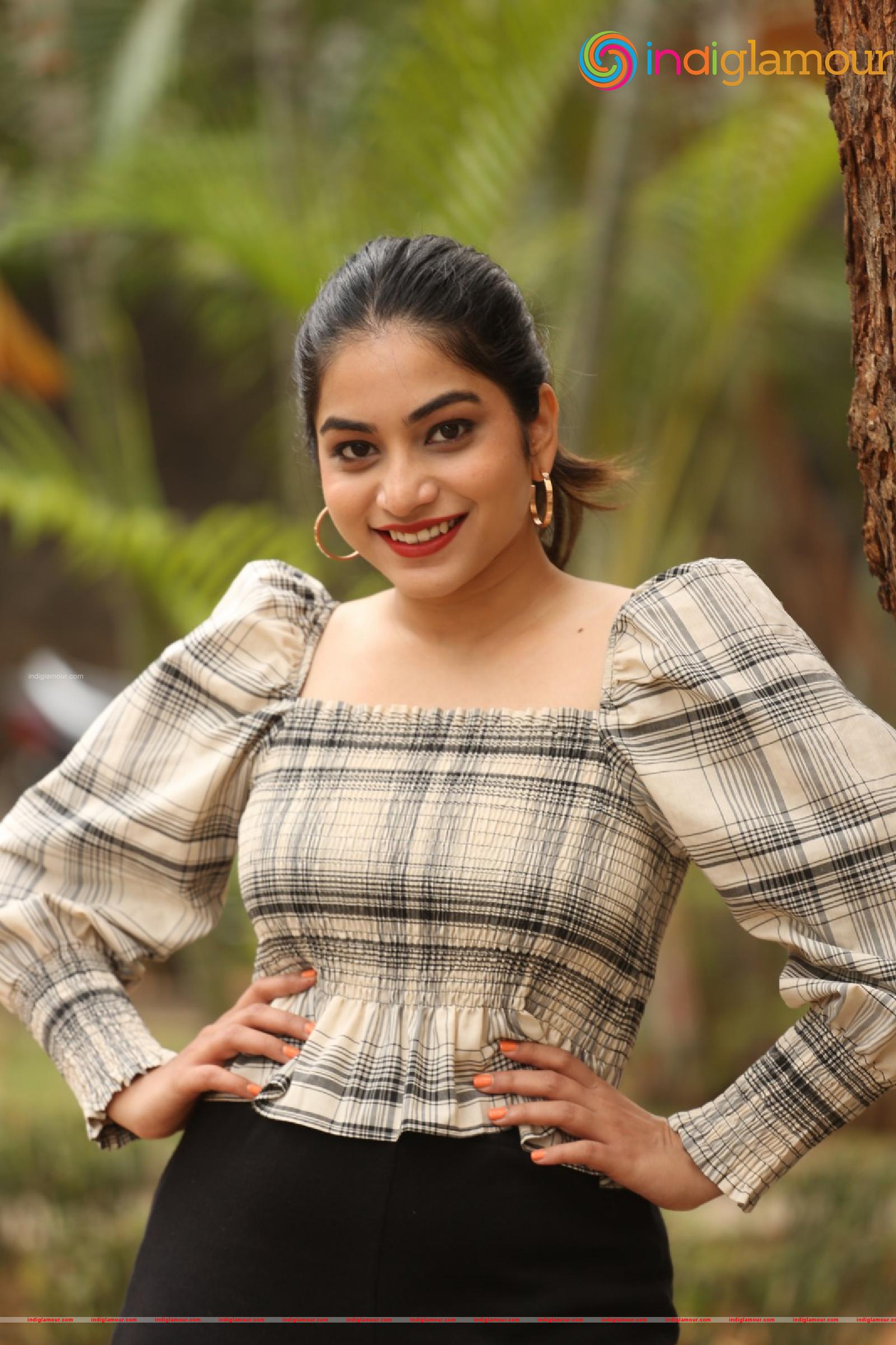 Punarnavi Bhupalam Actress hd photo