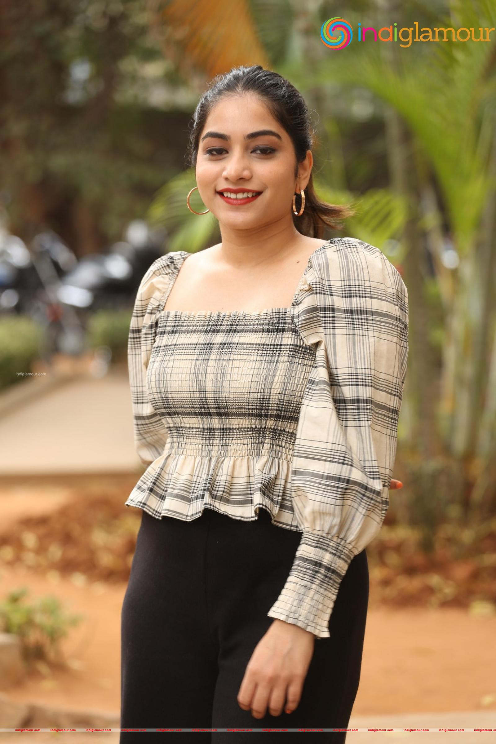 Punarnavi Bhupalam Actress hd photo