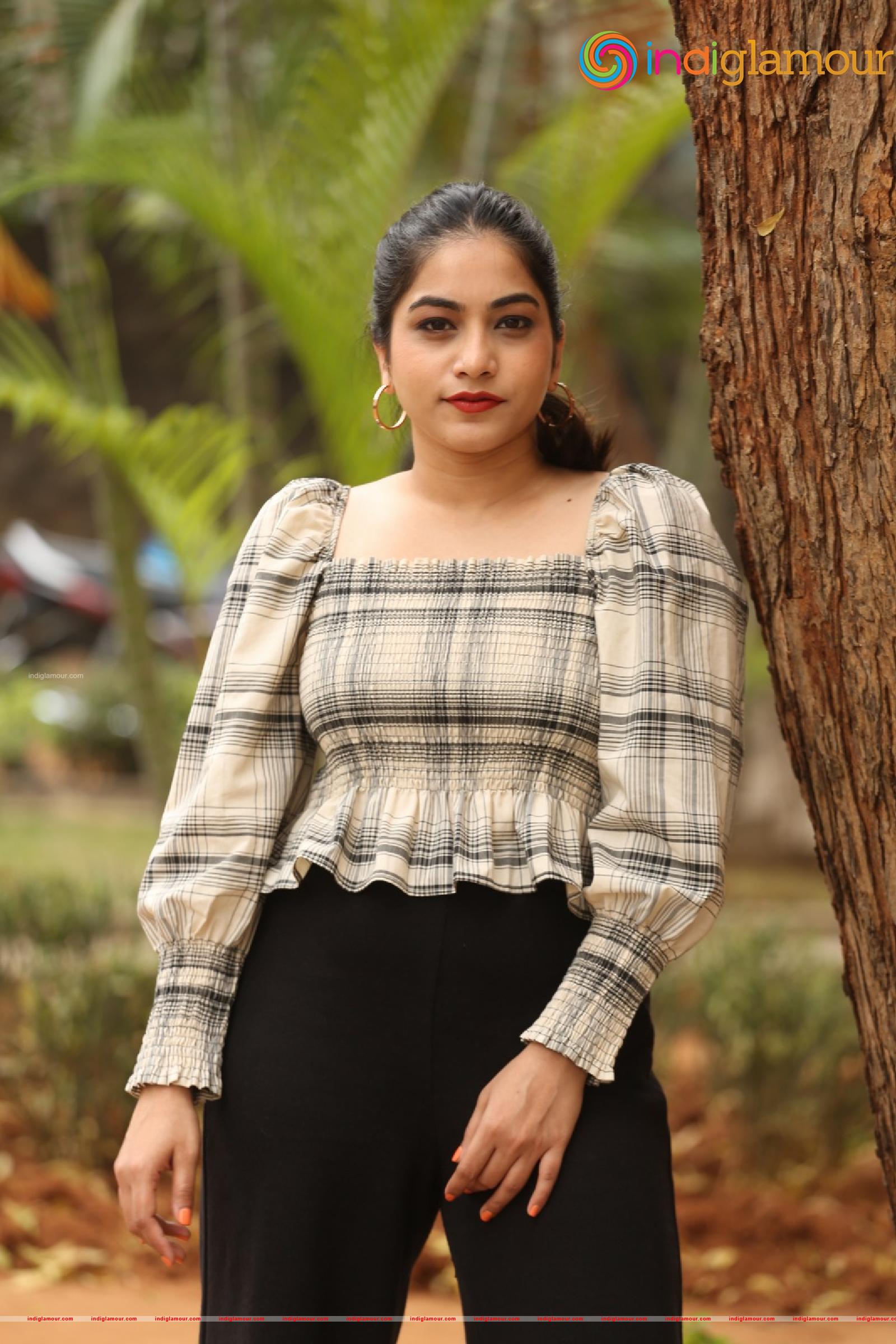 Punarnavi Bhupalam Actress hd photo