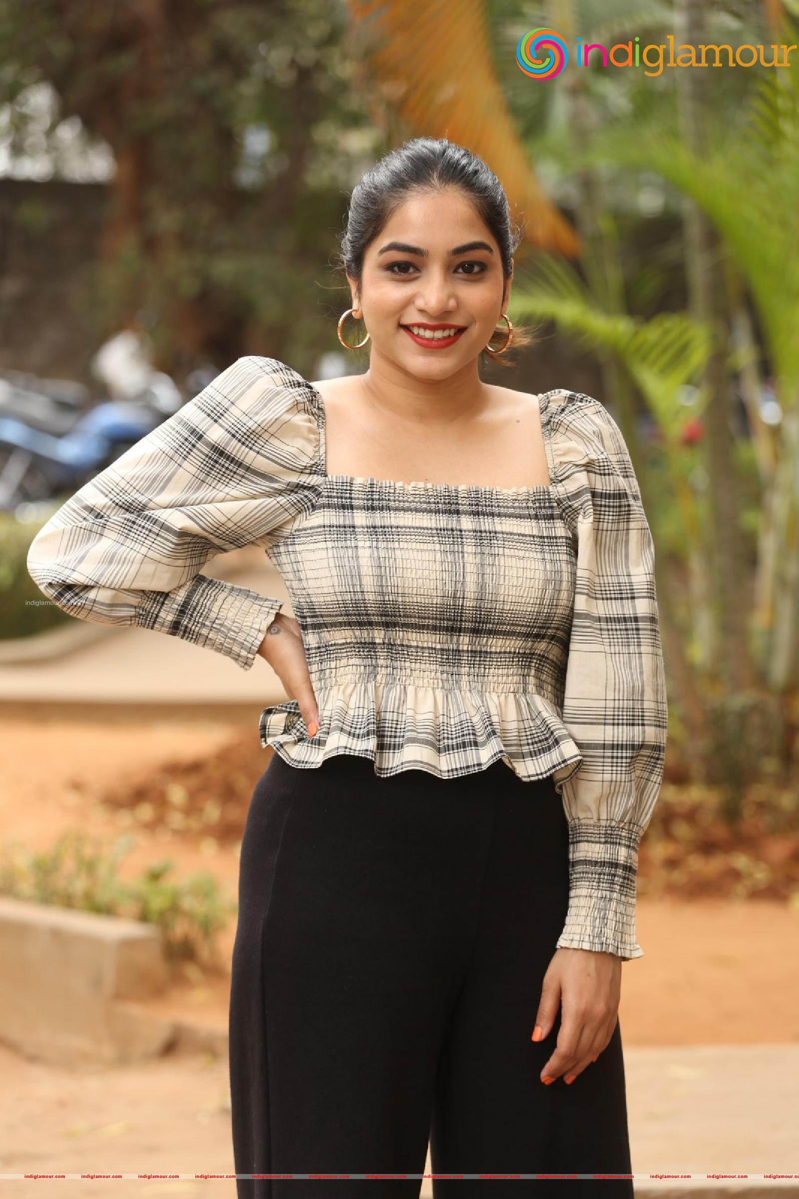 Punarnavi Bhupalam Actress hd photo