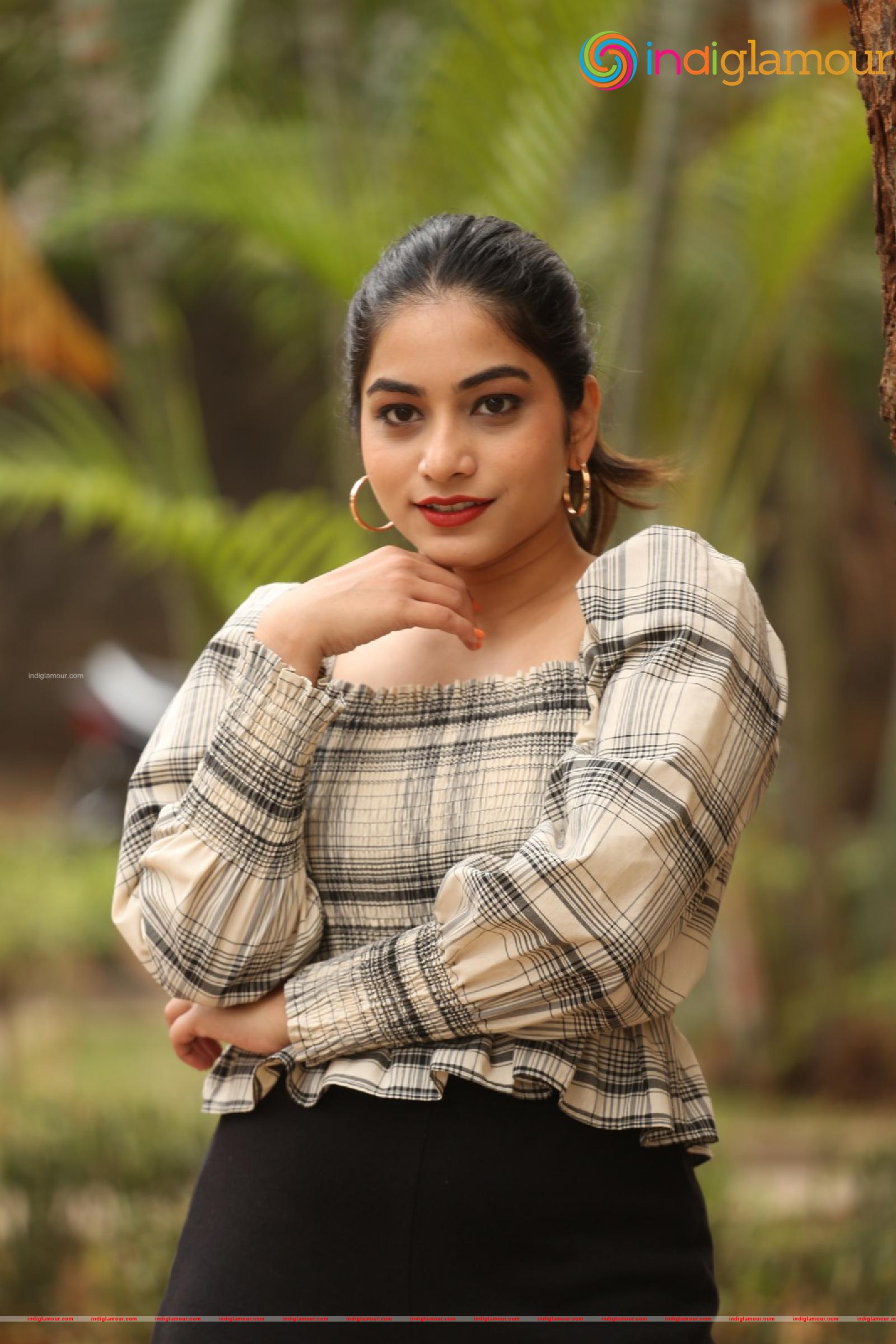 Punarnavi Bhupalam Actress hd photo