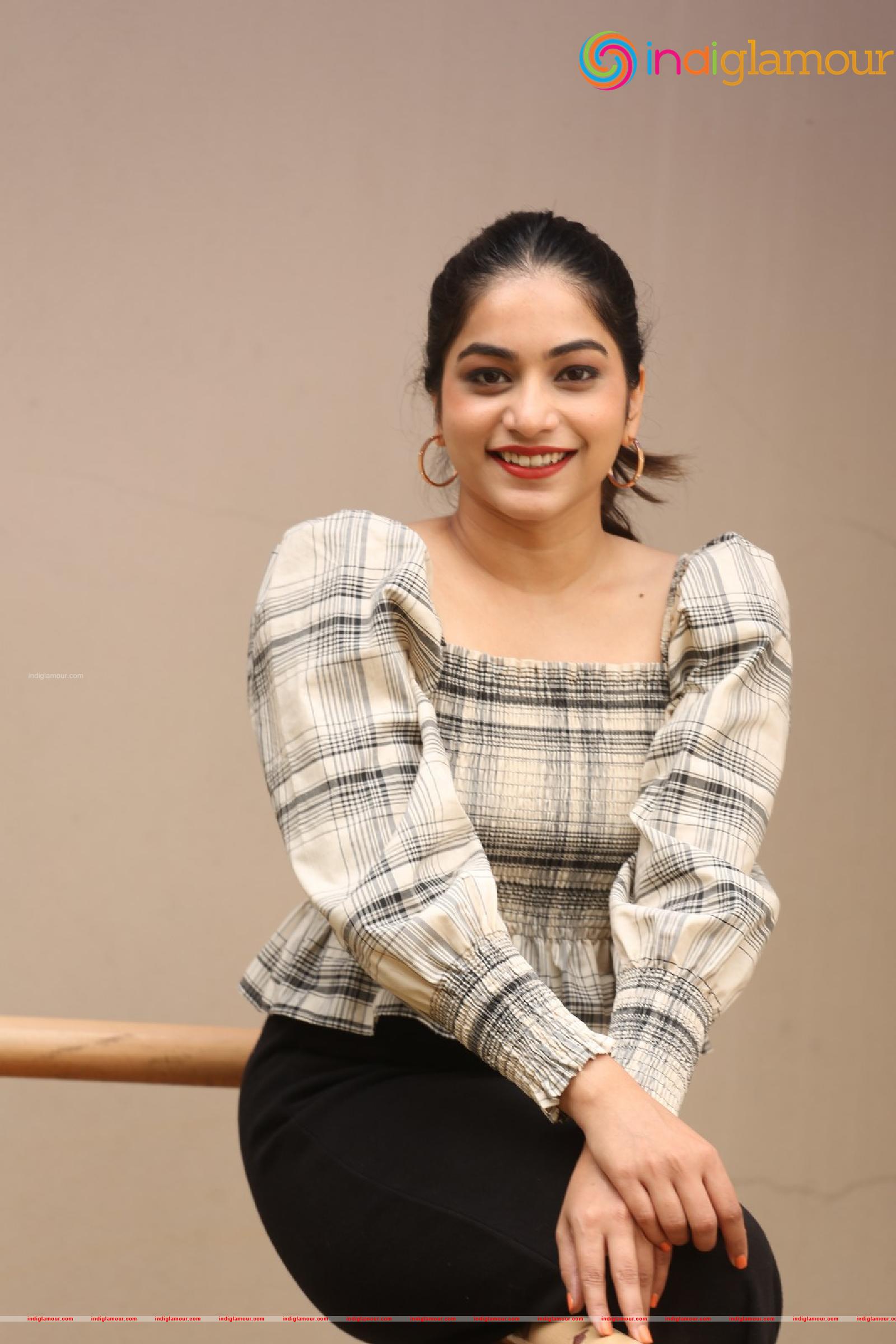Punarnavi Bhupalam Actress hd photo