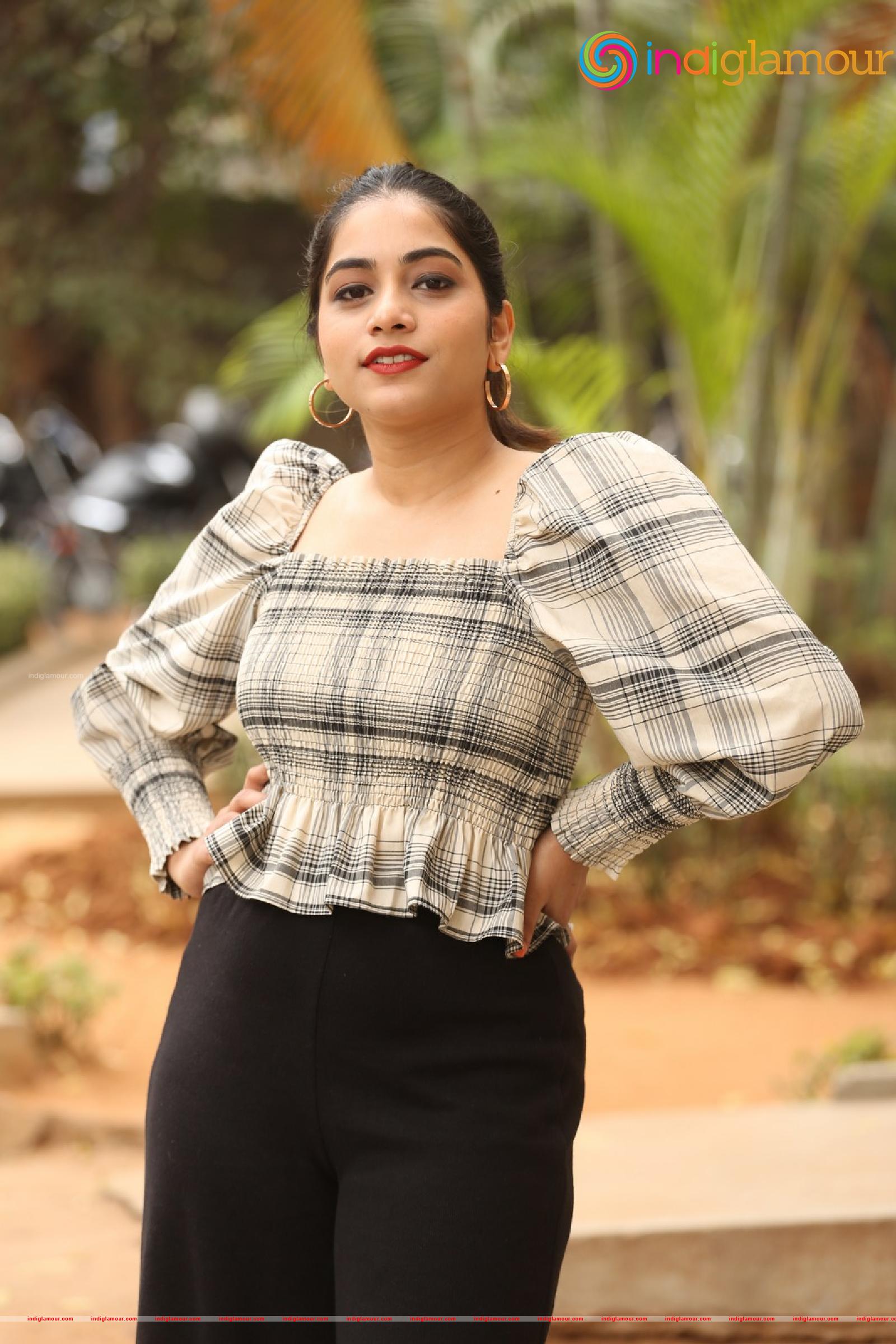 Punarnavi Bhupalam Actress hd photo