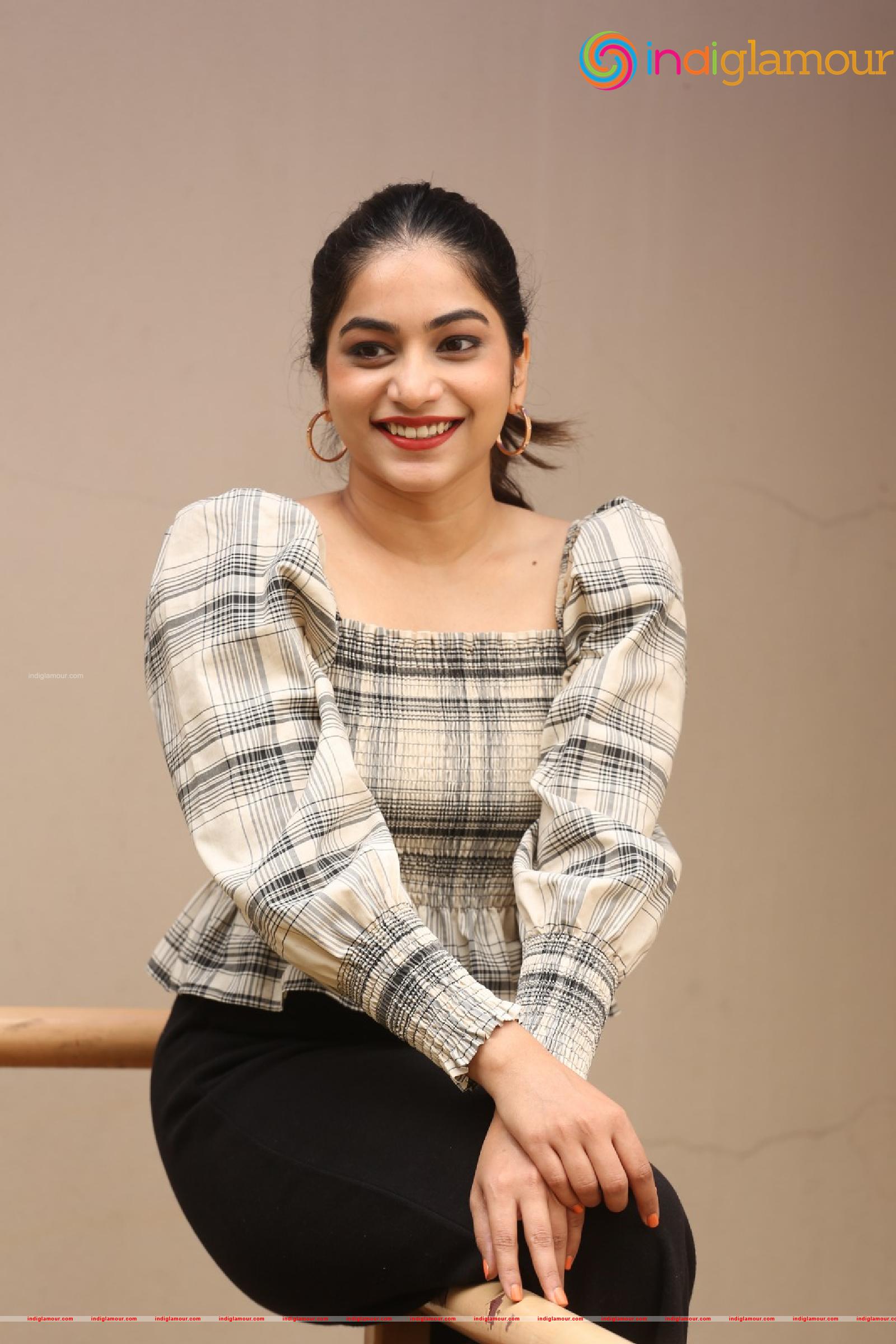 Punarnavi Bhupalam Actress hd photo