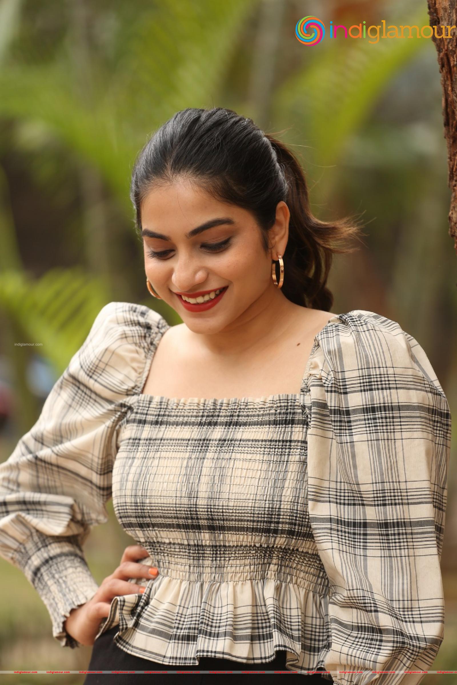 Punarnavi Bhupalam Actress hd photo