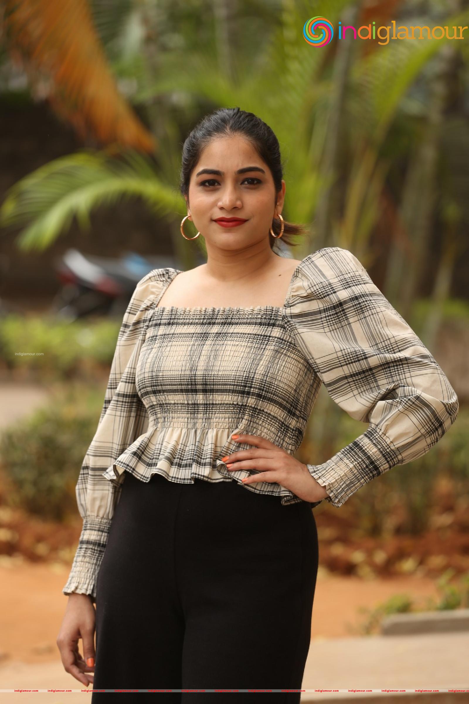 Punarnavi Bhupalam Actress hd photo