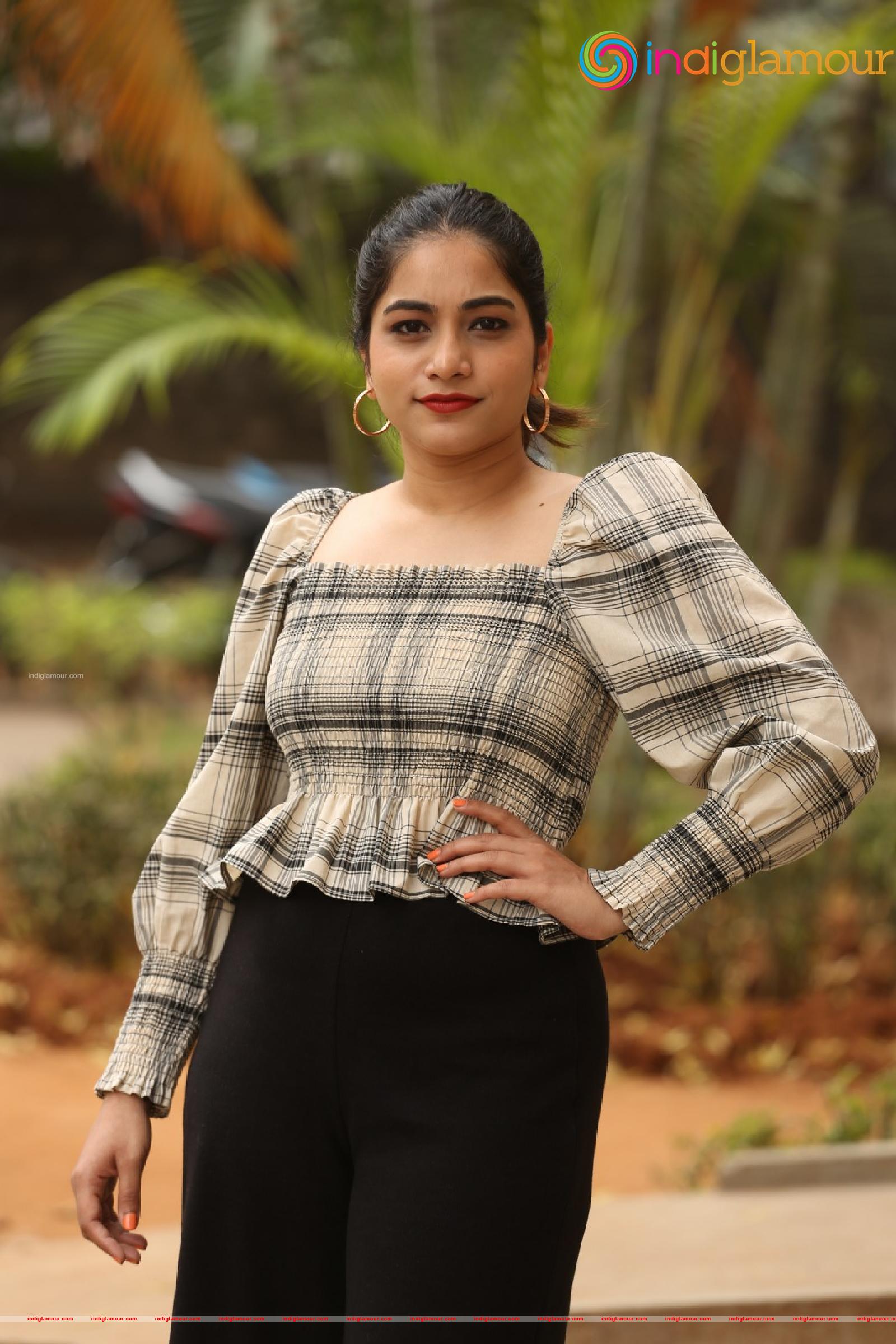 Punarnavi Bhupalam Actress hd photo