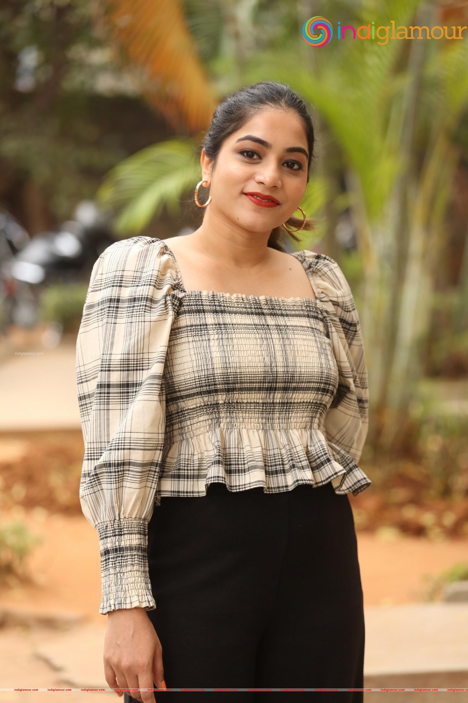 Punarnavi Bhupalam Actress hd photo