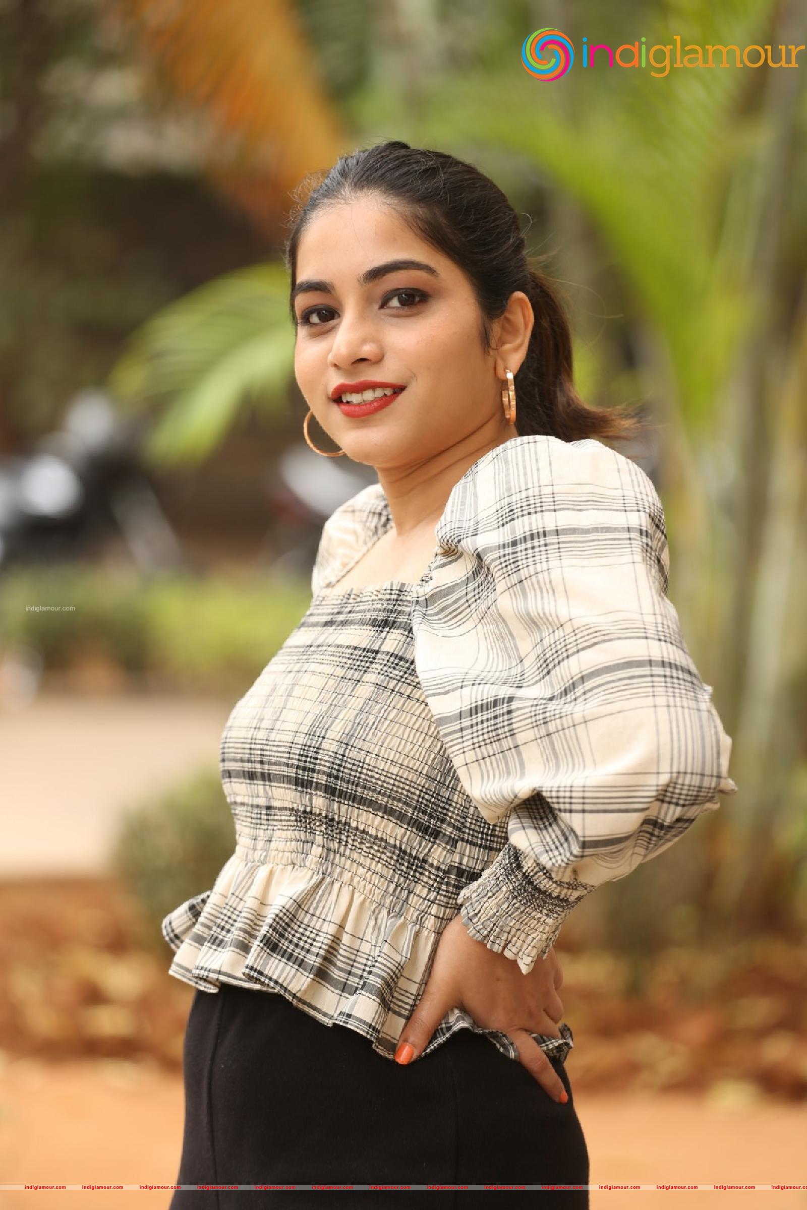 Punarnavi Bhupalam Actress hd photo
